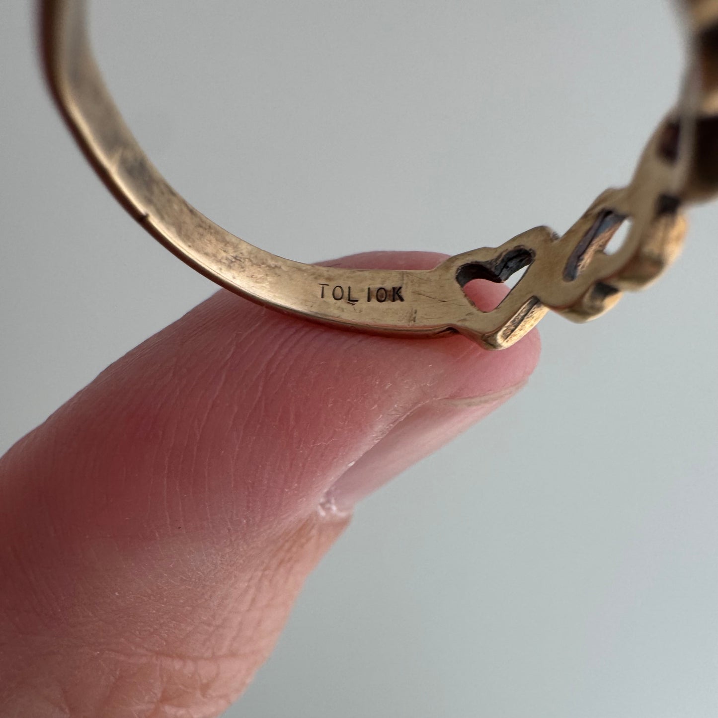 V I N T A G E // string of hearts / 10k heart cut out stacking ring / size 6.25