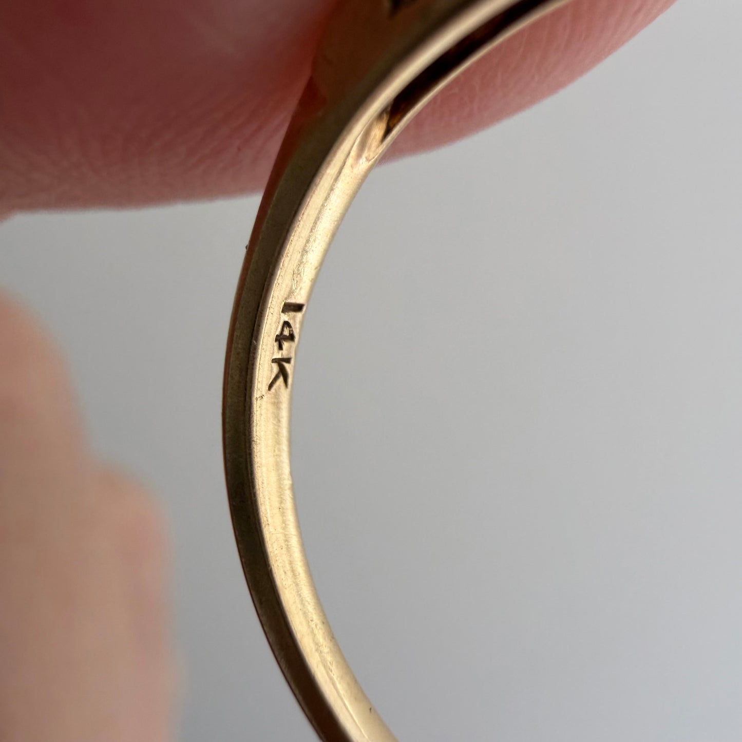 A N T I Q U E // melee magic / 14k yellow and white gold art deco trilogy diamond band / size 7.25
