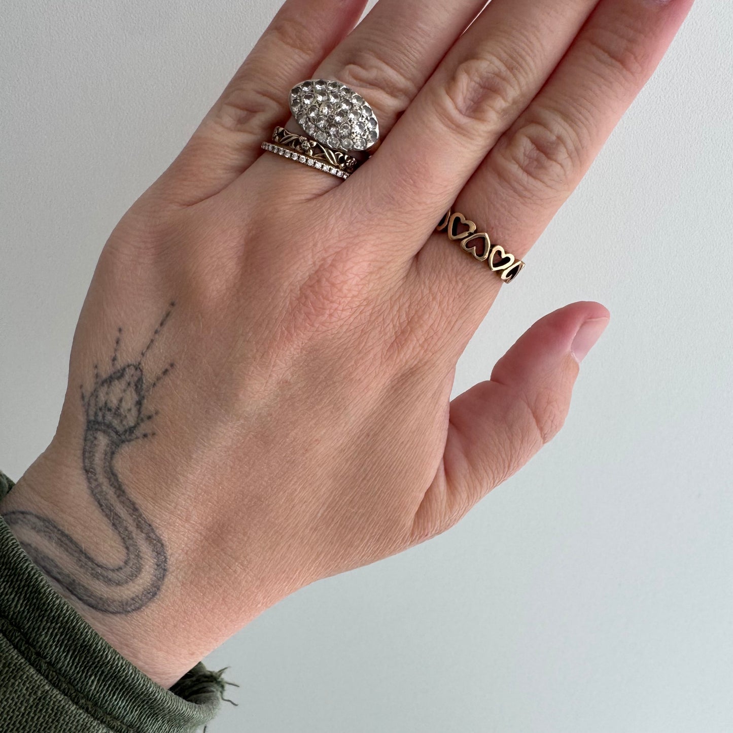V I N T A G E // string of hearts / 10k heart cut out stacking ring / size 6.25
