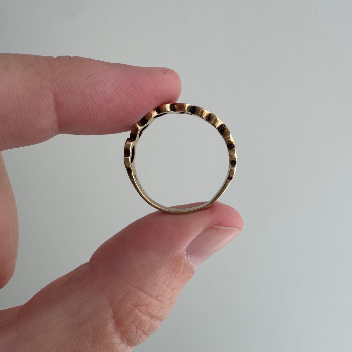 V I N T A G E // string of hearts / 10k heart cut out stacking ring / size 6.25