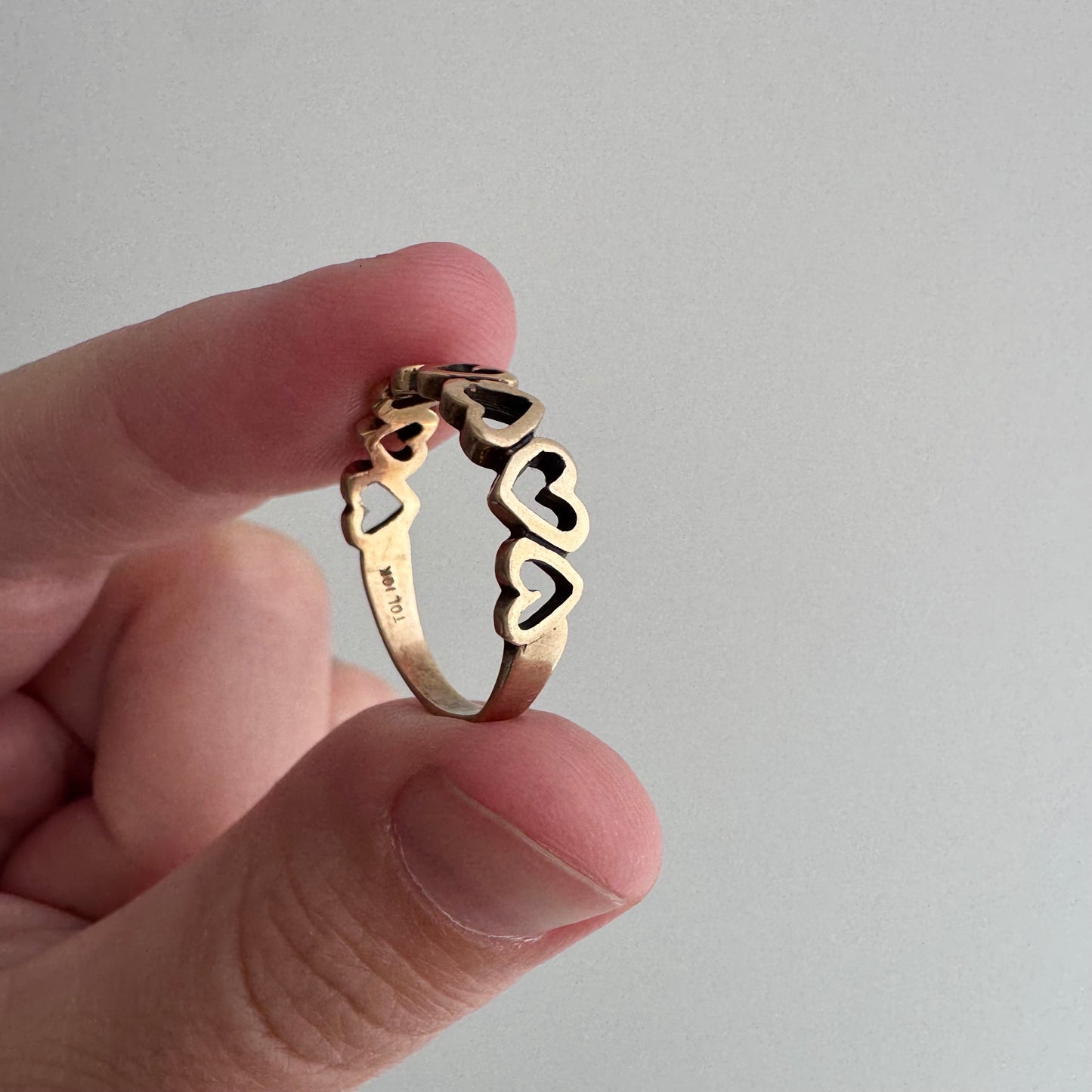 V I N T A G E // string of hearts / 10k heart cut out stacking ring / size 6.25