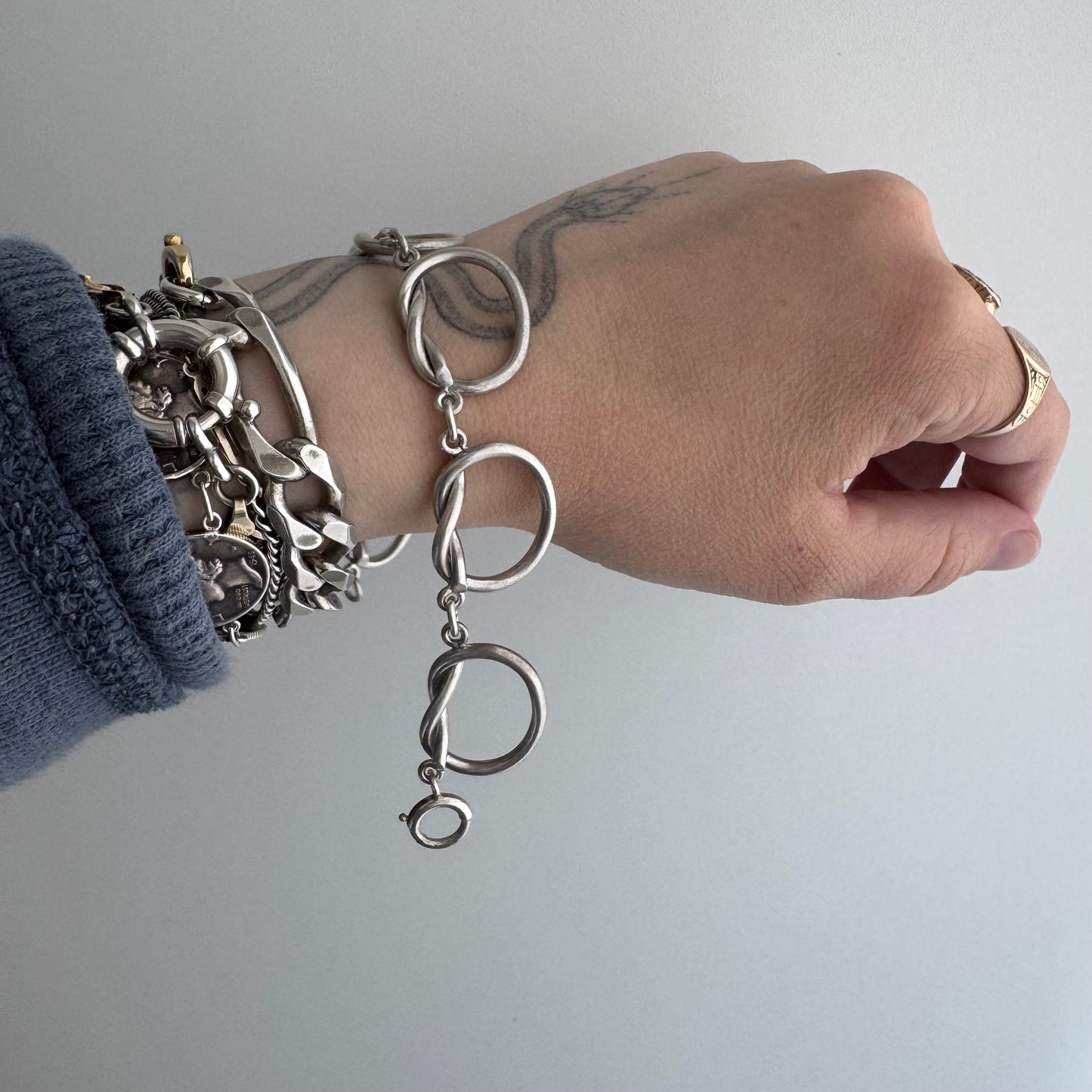 V I N T A G E // overhand / sterling silver overhand pretzel knot link bracelet / ~7.5", 22.7g