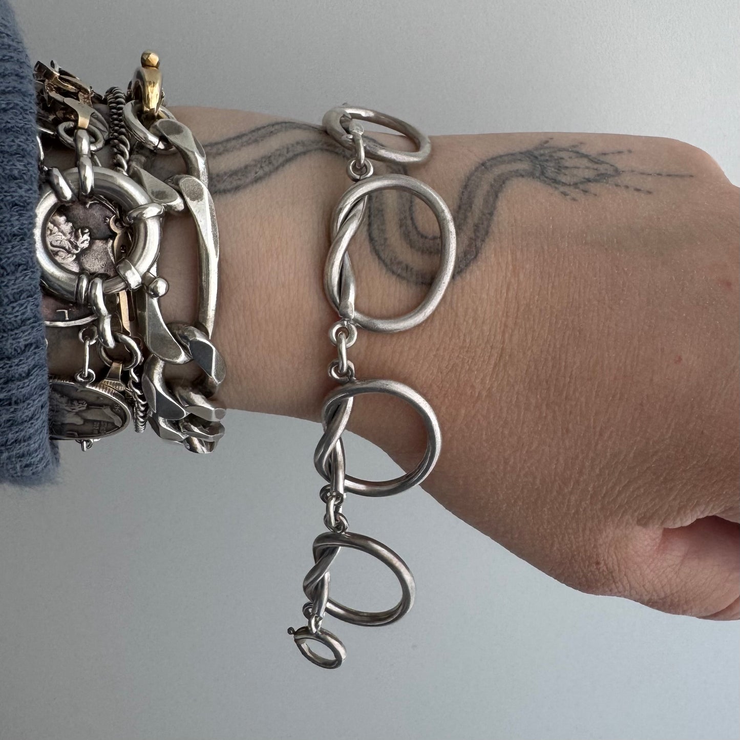 V I N T A G E // overhand / sterling silver overhand pretzel knot link bracelet / ~7.5", 22.7g