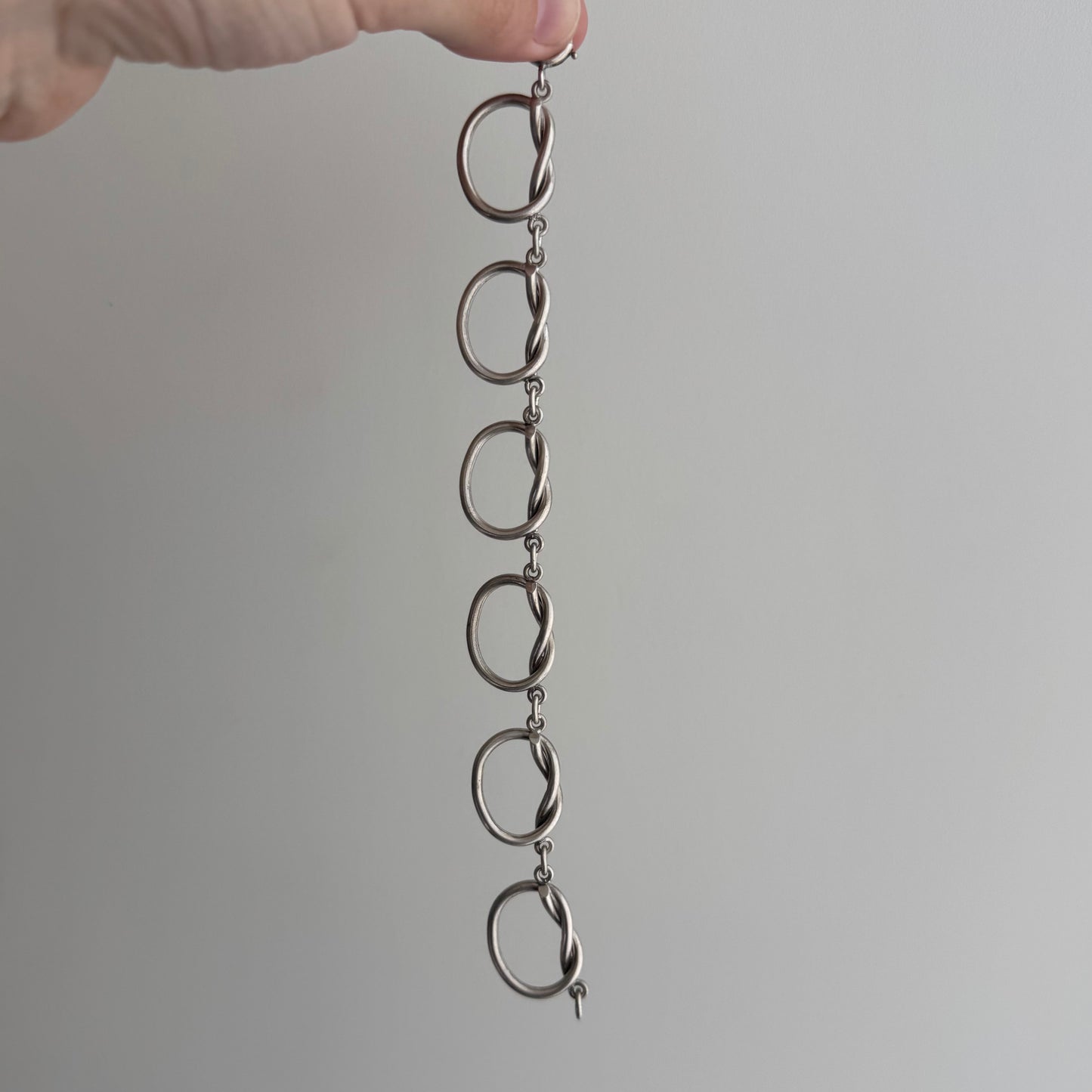 V I N T A G E // overhand / sterling silver overhand pretzel knot link bracelet / ~7.5", 22.7g