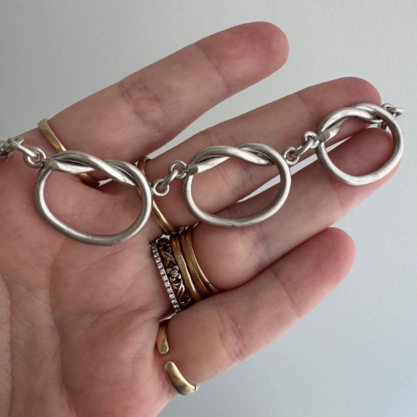 V I N T A G E // overhand / sterling silver overhand pretzel knot link bracelet / ~7.5", 22.7g