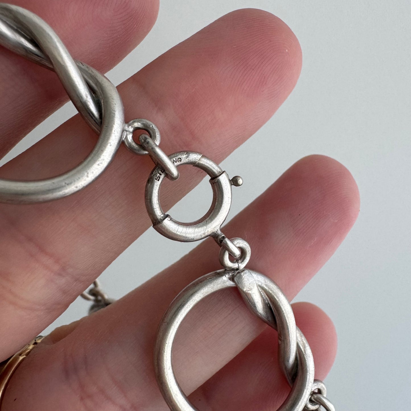 V I N T A G E // overhand / sterling silver overhand pretzel knot link bracelet / ~7.5", 22.7g
