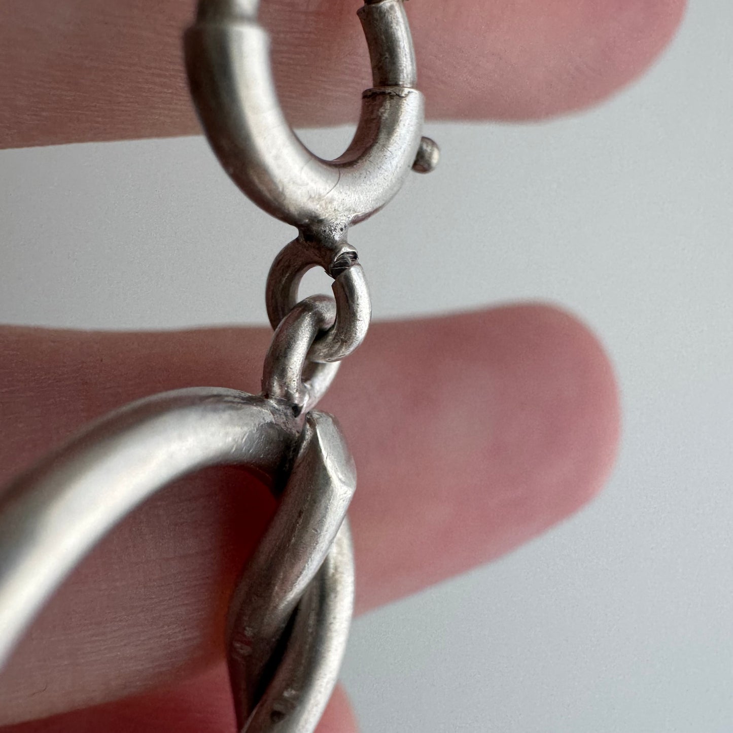 V I N T A G E // overhand / sterling silver overhand pretzel knot link bracelet / ~7.5", 22.7g