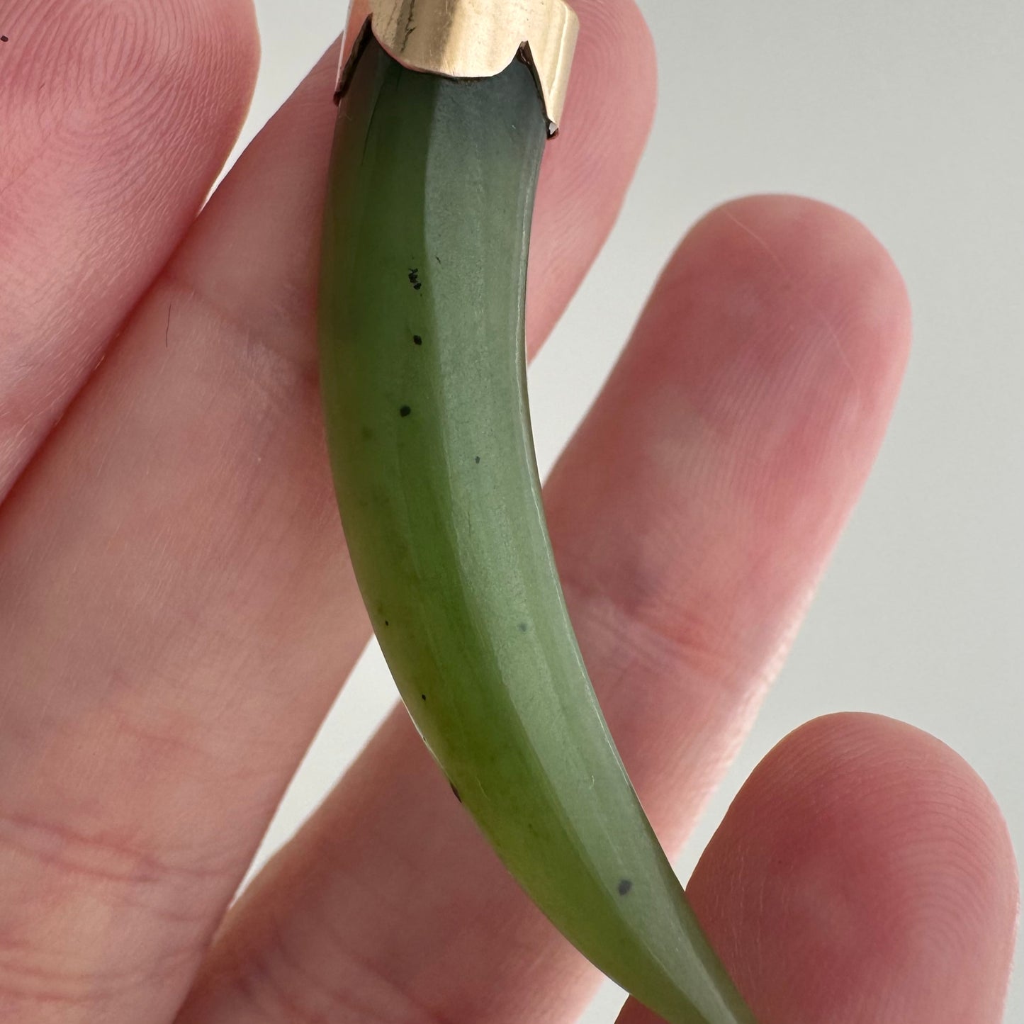 V I N T A G E // enviable green tusk / 14k and green jade tusk or talon / a statement pendant