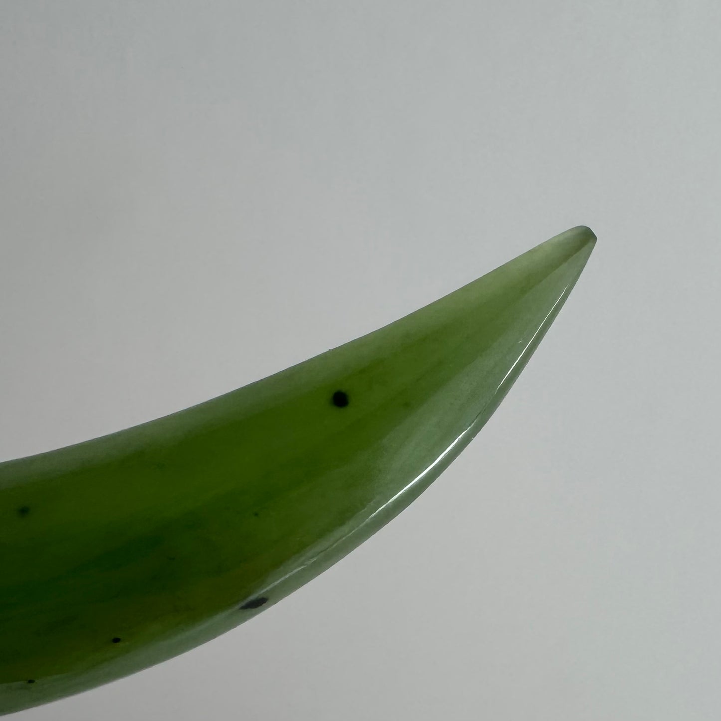 V I N T A G E // enviable green tusk / 14k and green jade tusk or talon / a statement pendant
