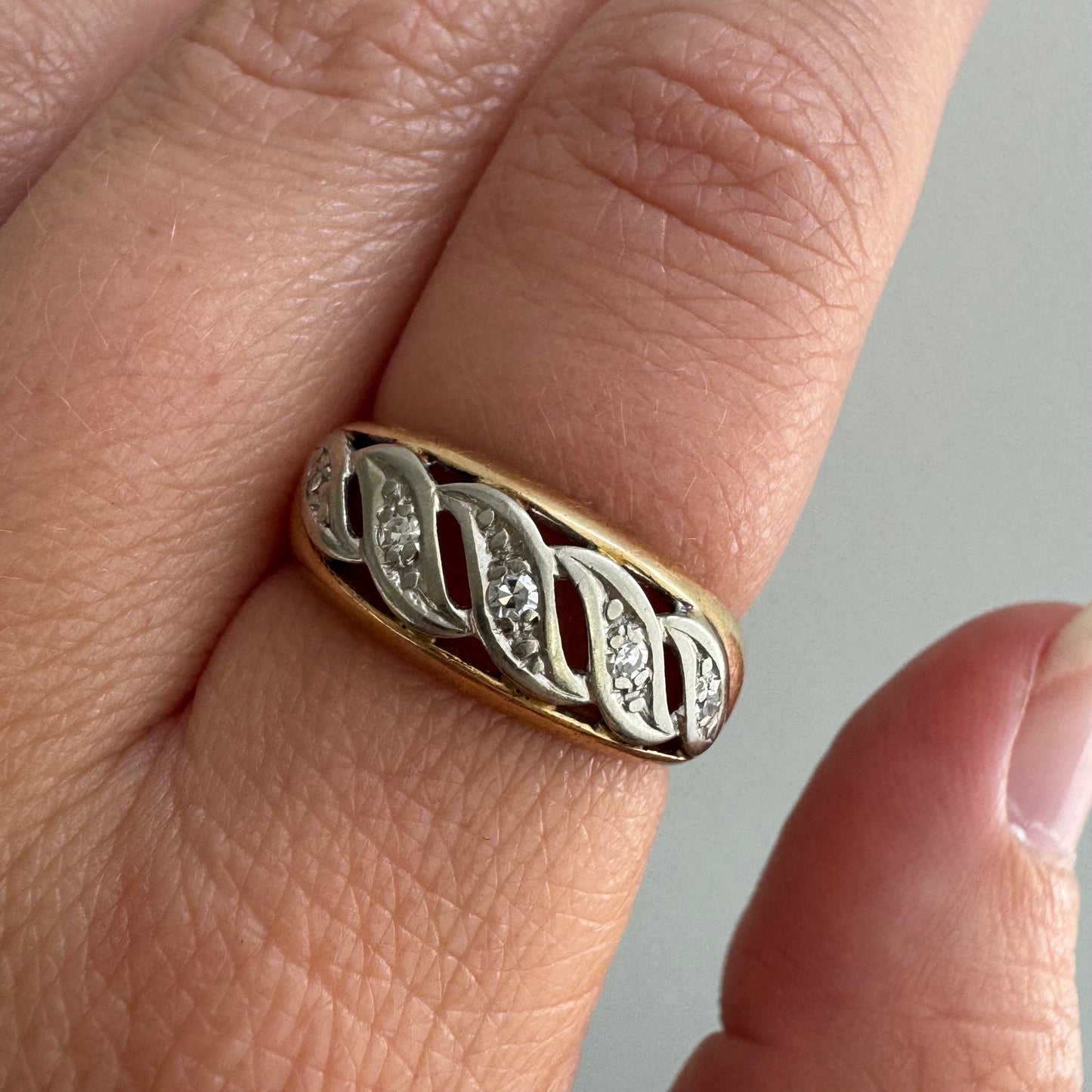 V I N T A G E // windy dome / bicolor 14k and diamond five stone domed wide band / size 6