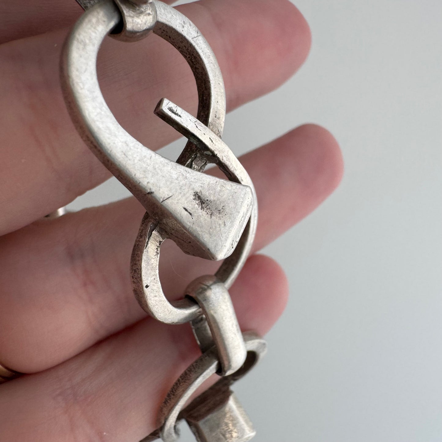 V I N T A G E // infinite nails / sterling silver figure eight horseshoe nail link bracelet / ~7.5", 44.1g