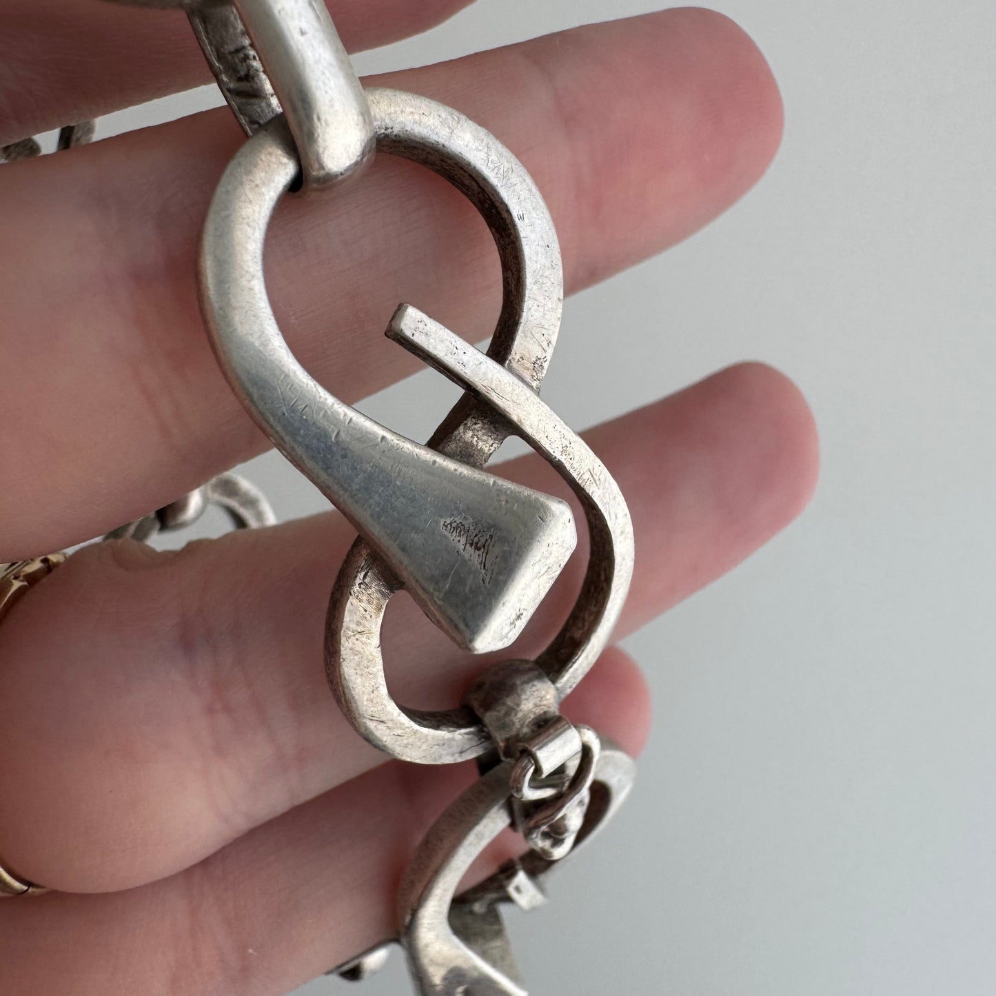 V I N T A G E // infinite nails / sterling silver figure eight horseshoe nail link bracelet / ~7.5", 44.1g