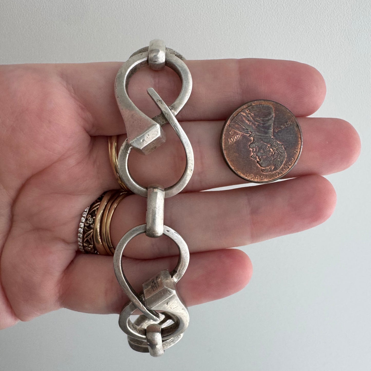 V I N T A G E // infinite nails / sterling silver figure eight horseshoe nail link bracelet / ~7.5", 44.1g