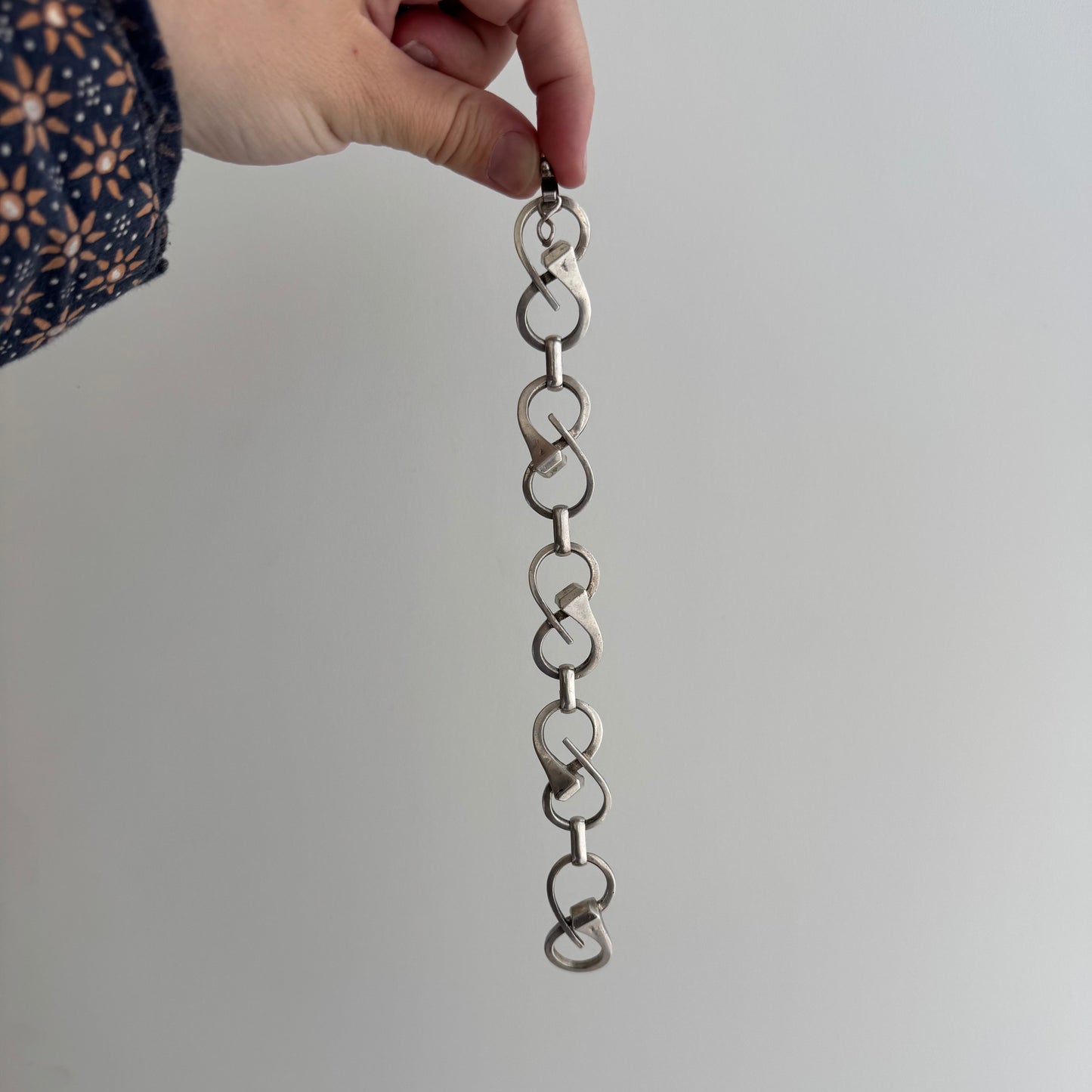 V I N T A G E // infinite nails / sterling silver figure eight horseshoe nail link bracelet / ~7.5", 44.1g