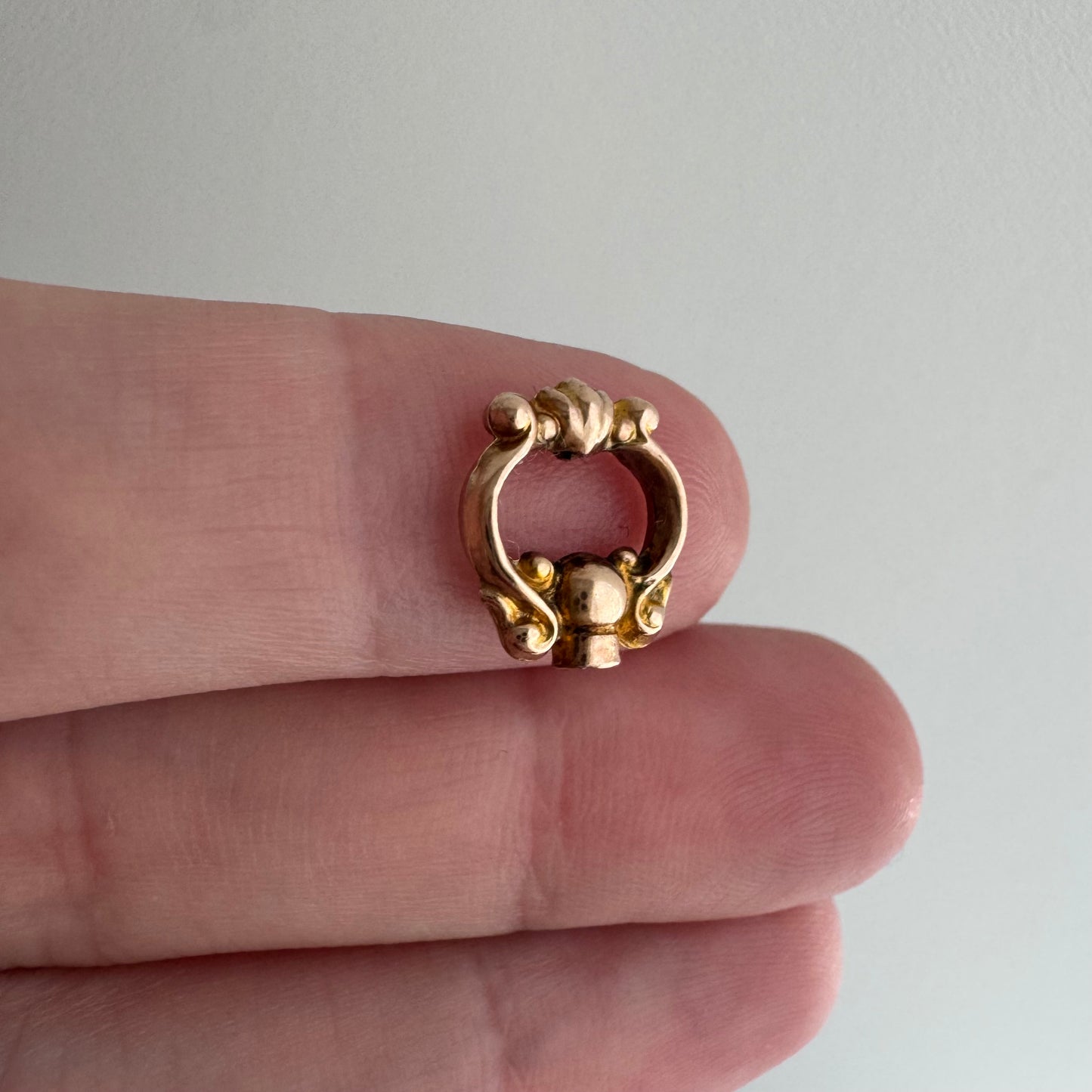 A N T I Q U E // timeless love / 9k 375 British beveled glass gold framed screw top locket / a fob pendant