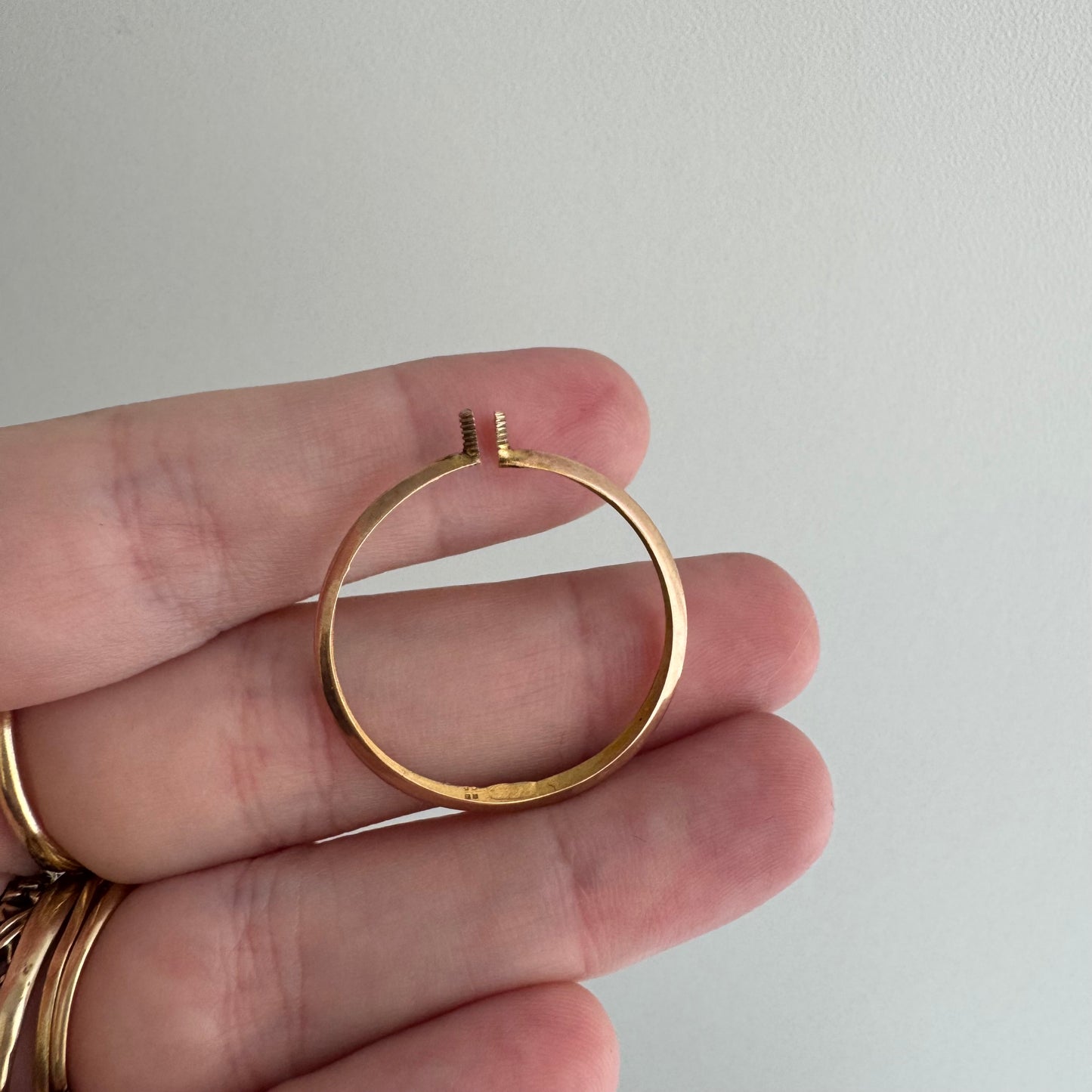 A N T I Q U E // timeless love / 9k 375 British beveled glass gold framed screw top locket / a fob pendant