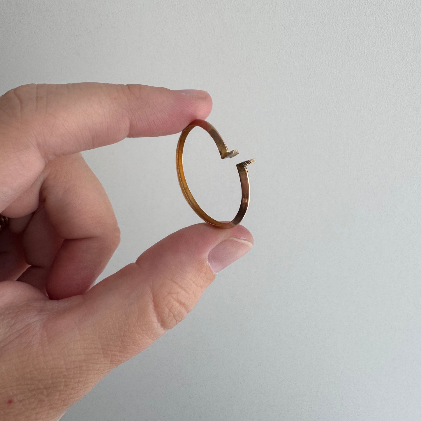 A N T I Q U E // timeless love / 9k 375 British beveled glass gold framed screw top locket / a fob pendant