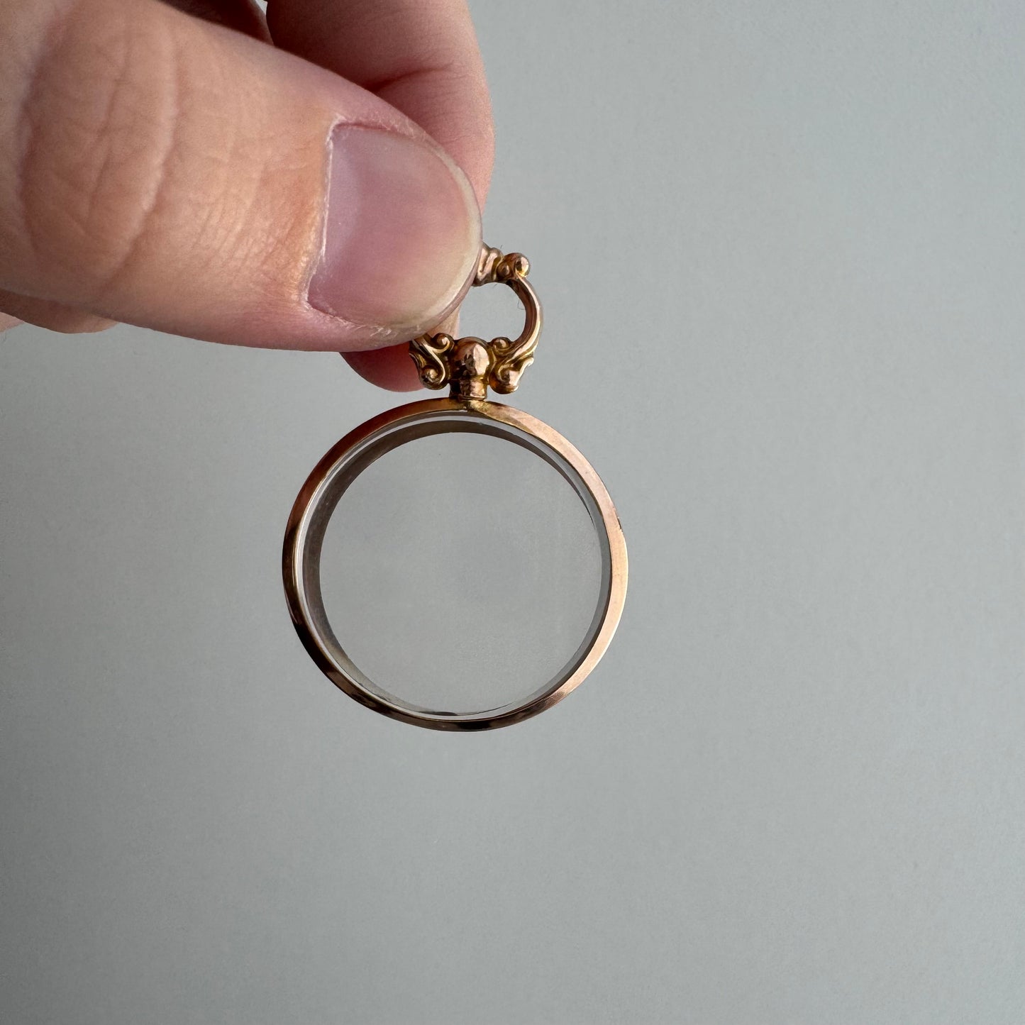 A N T I Q U E // timeless love / 9k 375 British beveled glass gold framed screw top locket / a fob pendant