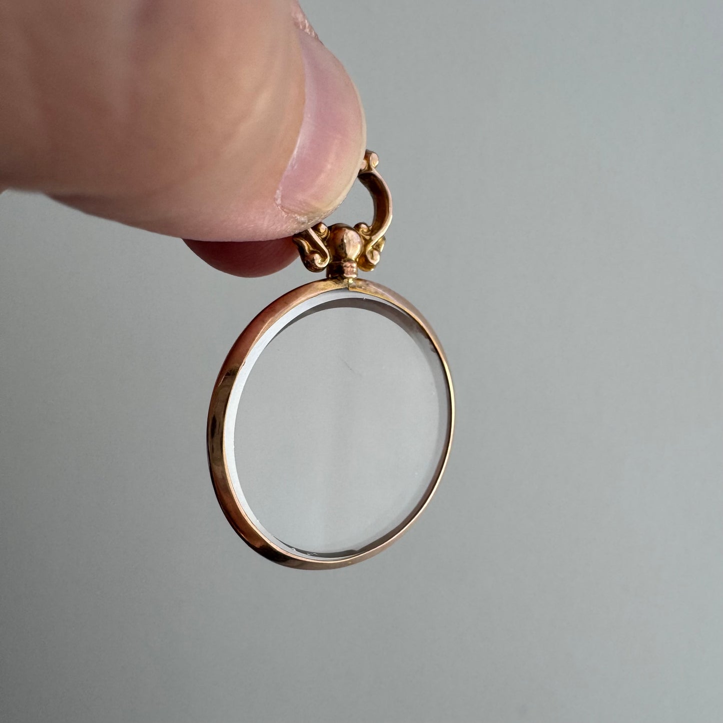 A N T I Q U E // timeless love / 9k 375 British beveled glass gold framed screw top locket / a fob pendant