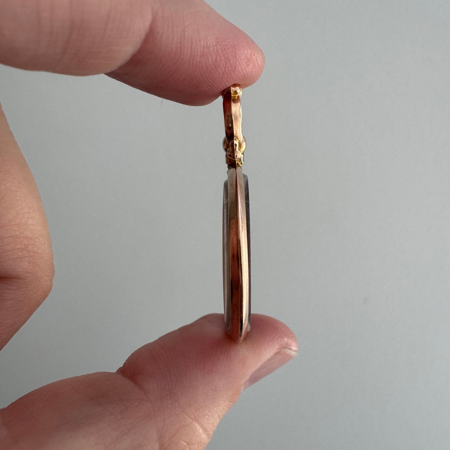 A N T I Q U E // timeless love / 9k 375 British beveled glass gold framed screw top locket / a fob pendant