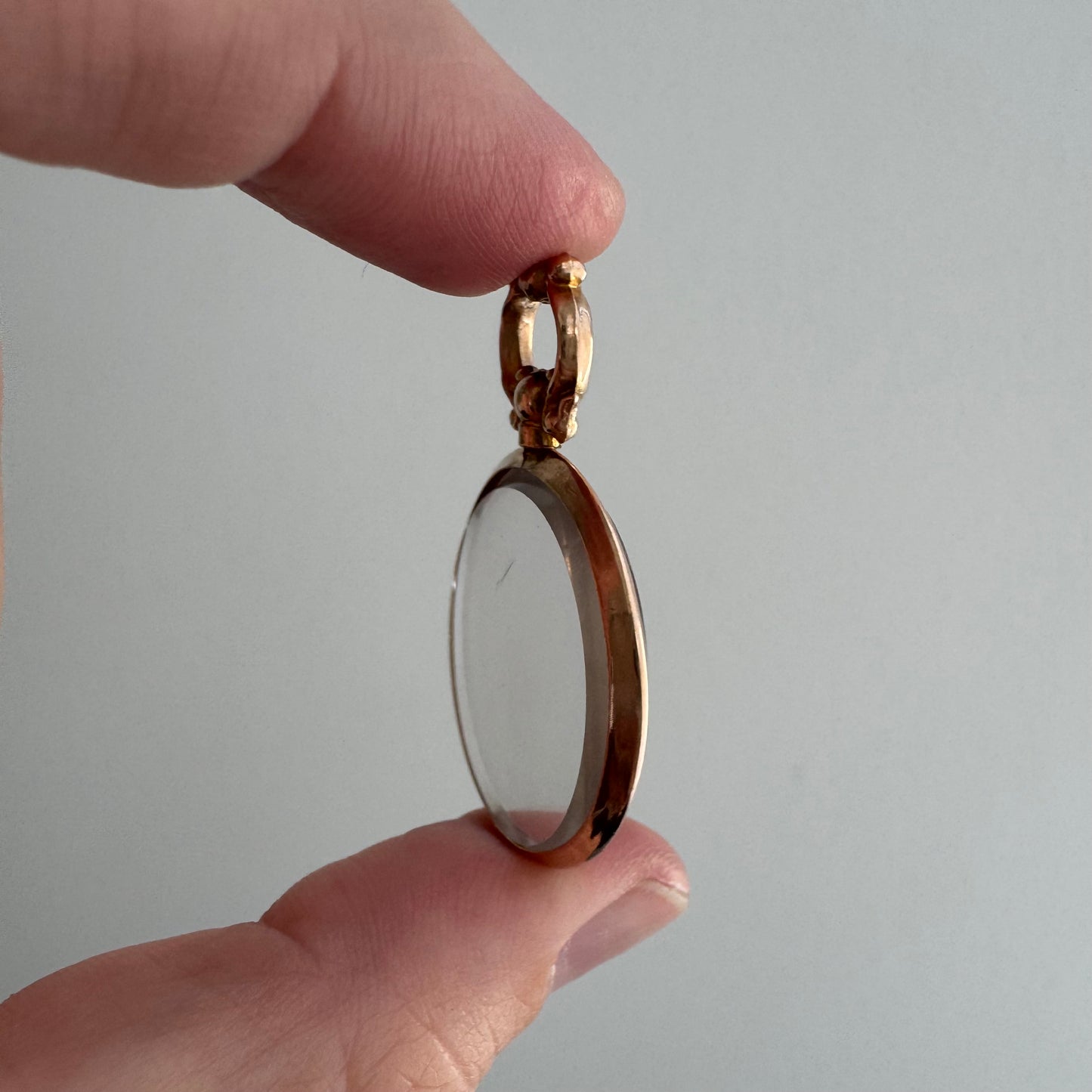 A N T I Q U E // timeless love / 9k 375 British beveled glass gold framed screw top locket / a fob pendant