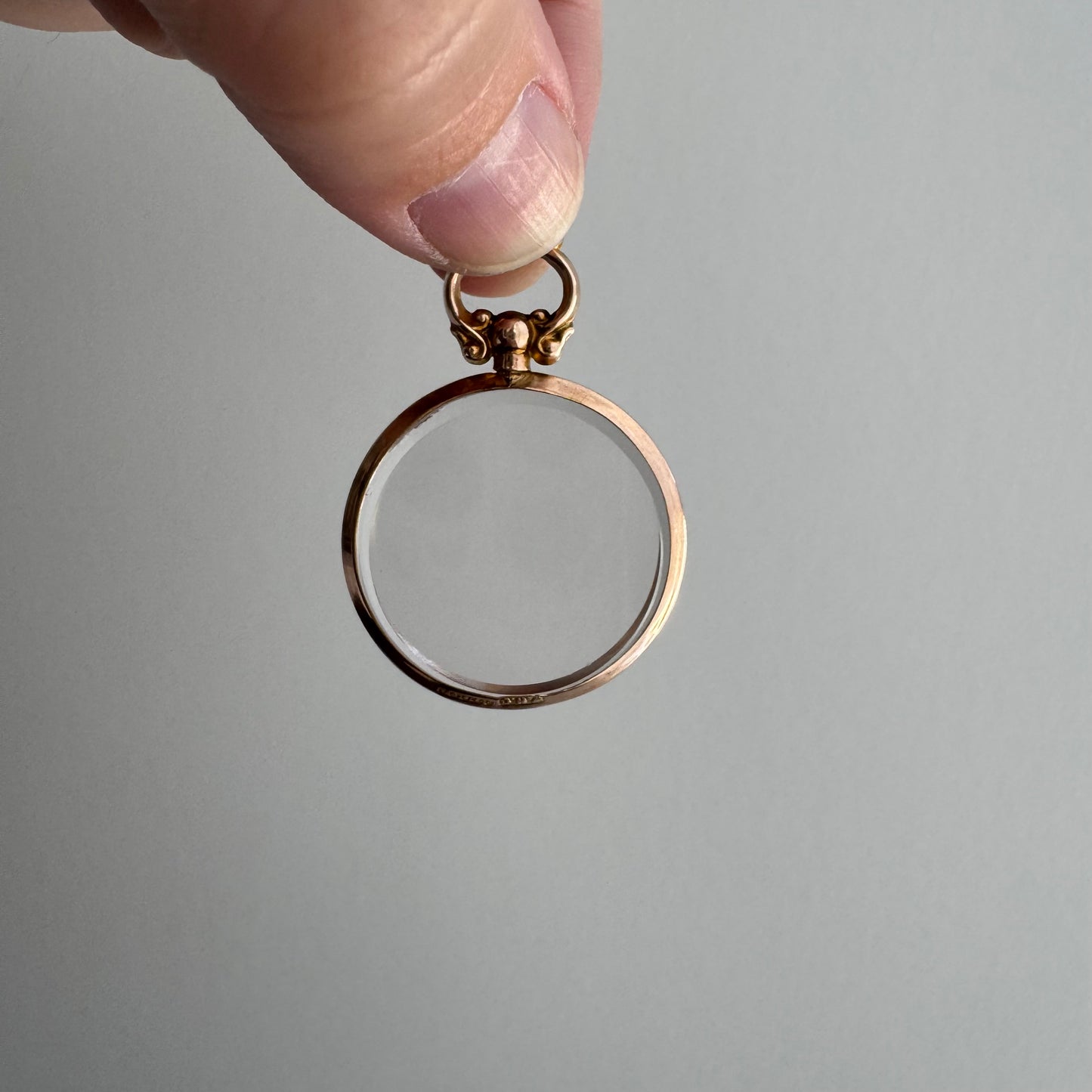 A N T I Q U E // timeless love / 9k 375 British beveled glass gold framed screw top locket / a fob pendant