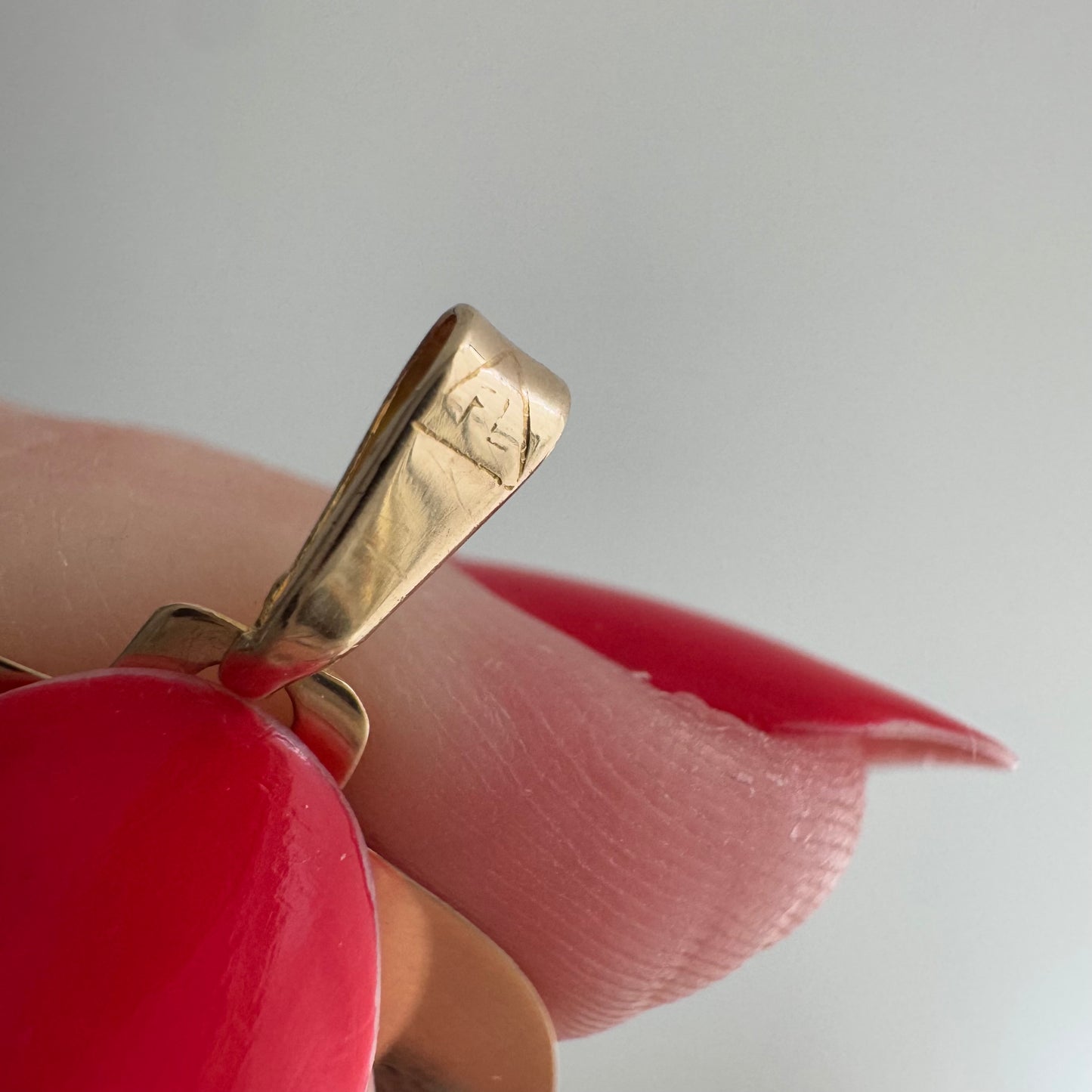 V I N T A G E // The Bull / 10k yellow gold Taurus zodiac bull / a pendant
