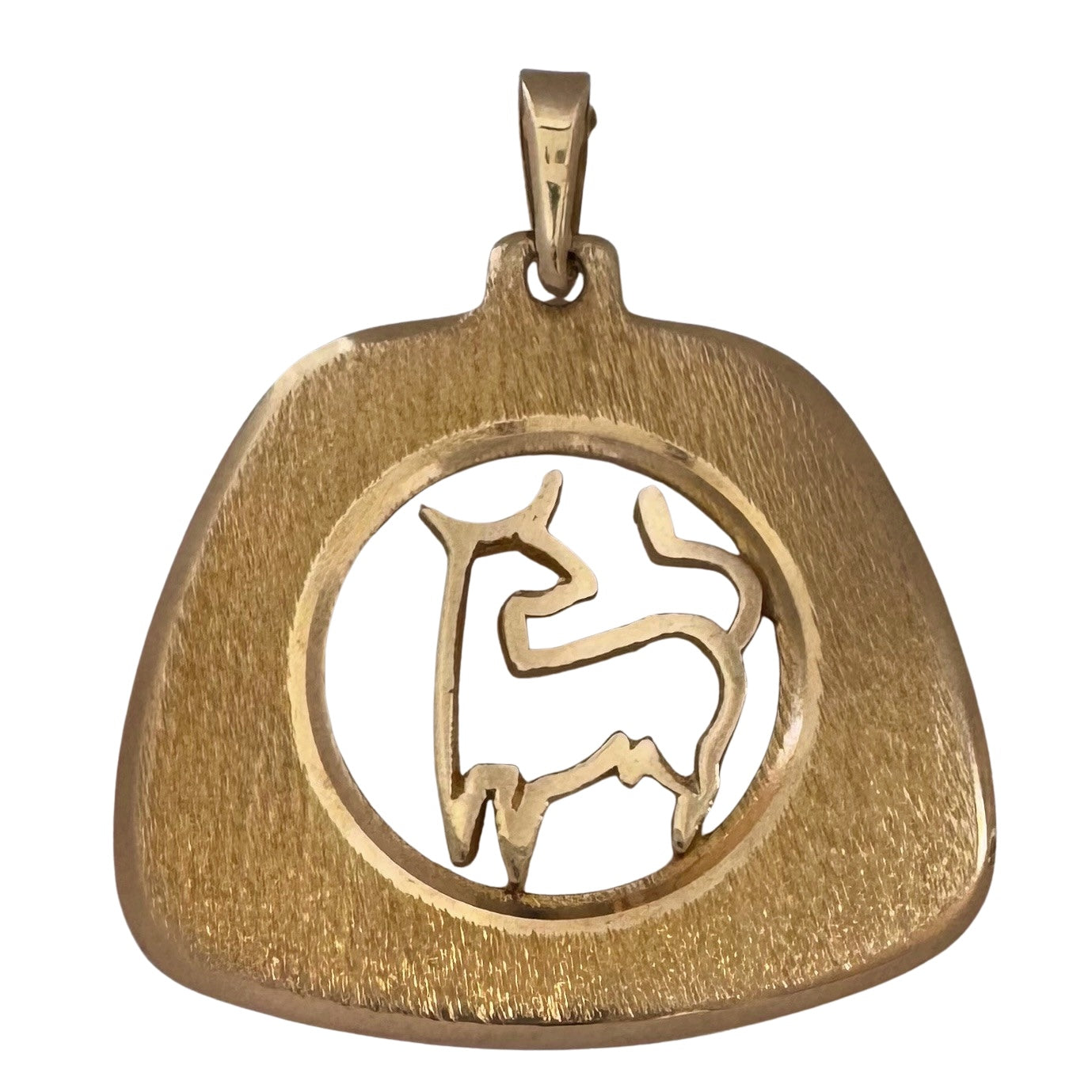 V I N T A G E // The Bull / 10k yellow gold Taurus zodiac bull / a pendant