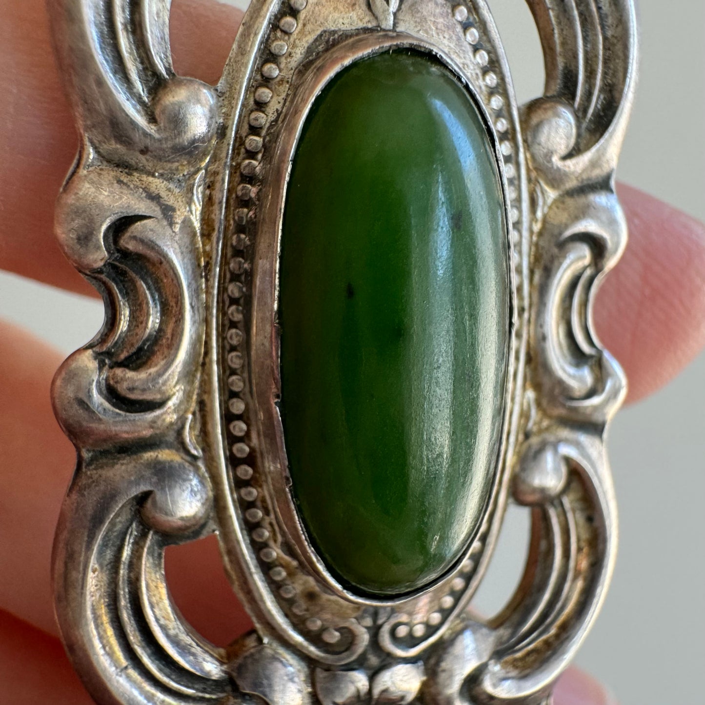 V I N T A G E // not a spoon / sterling silver and jade floral pendant / by Towle