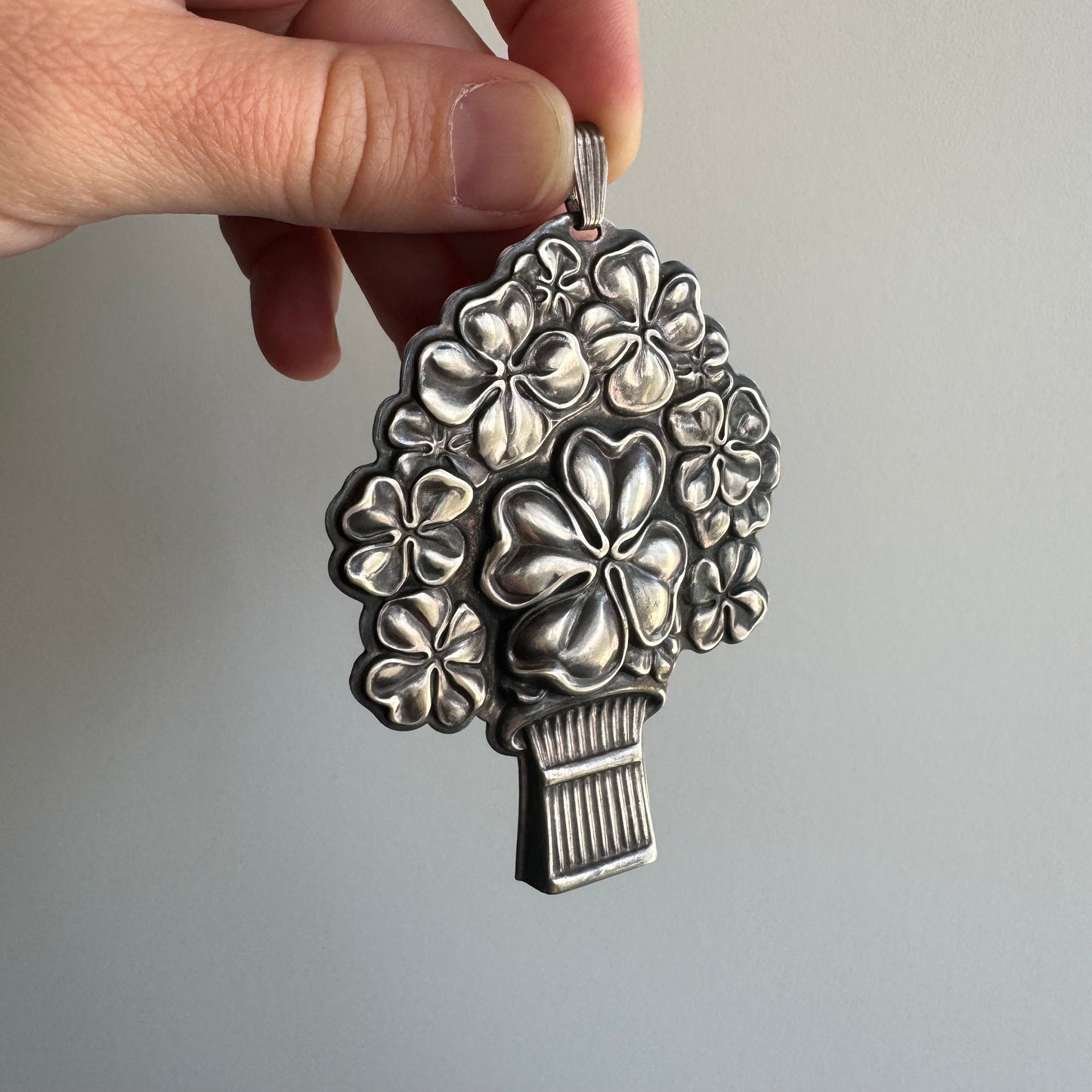 V I N T A G E // lucky whistle / sterling silver LARGE shamrock whistle by Reed & Barton / a pendant