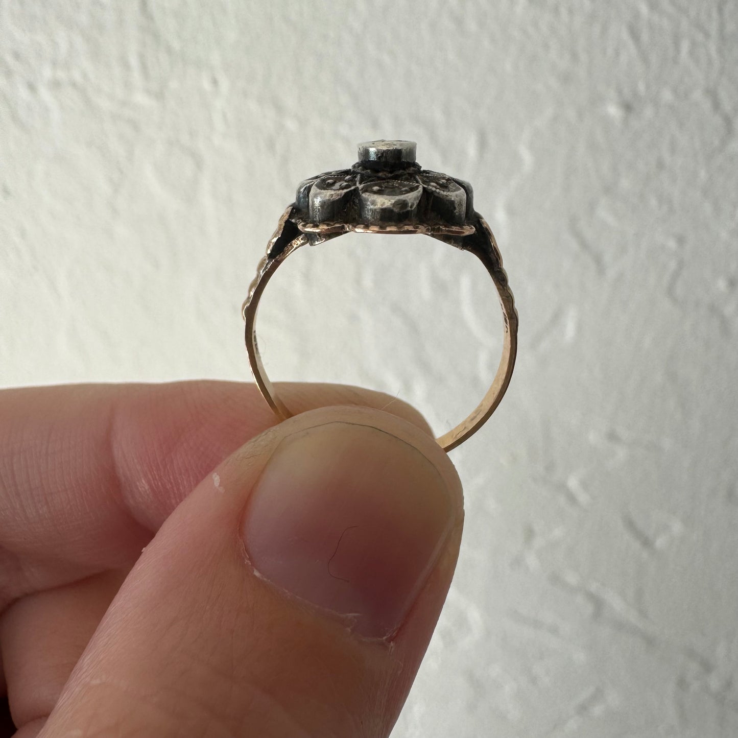 A N T I Q U E // star flower / late Georgian sterling silver topped 18k rose cut diamond celestial daisy cluster ring / size