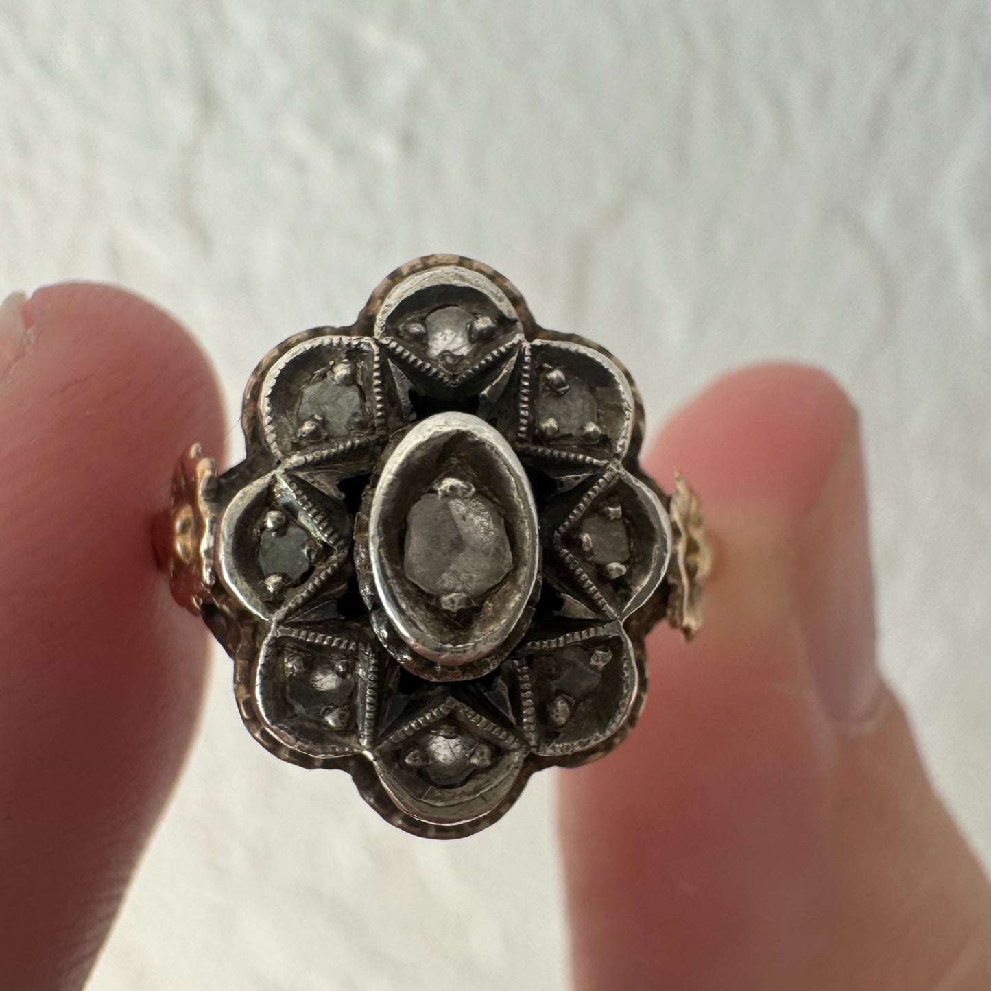 A N T I Q U E // star flower / late Georgian sterling silver topped 18k rose cut diamond celestial daisy cluster ring / size