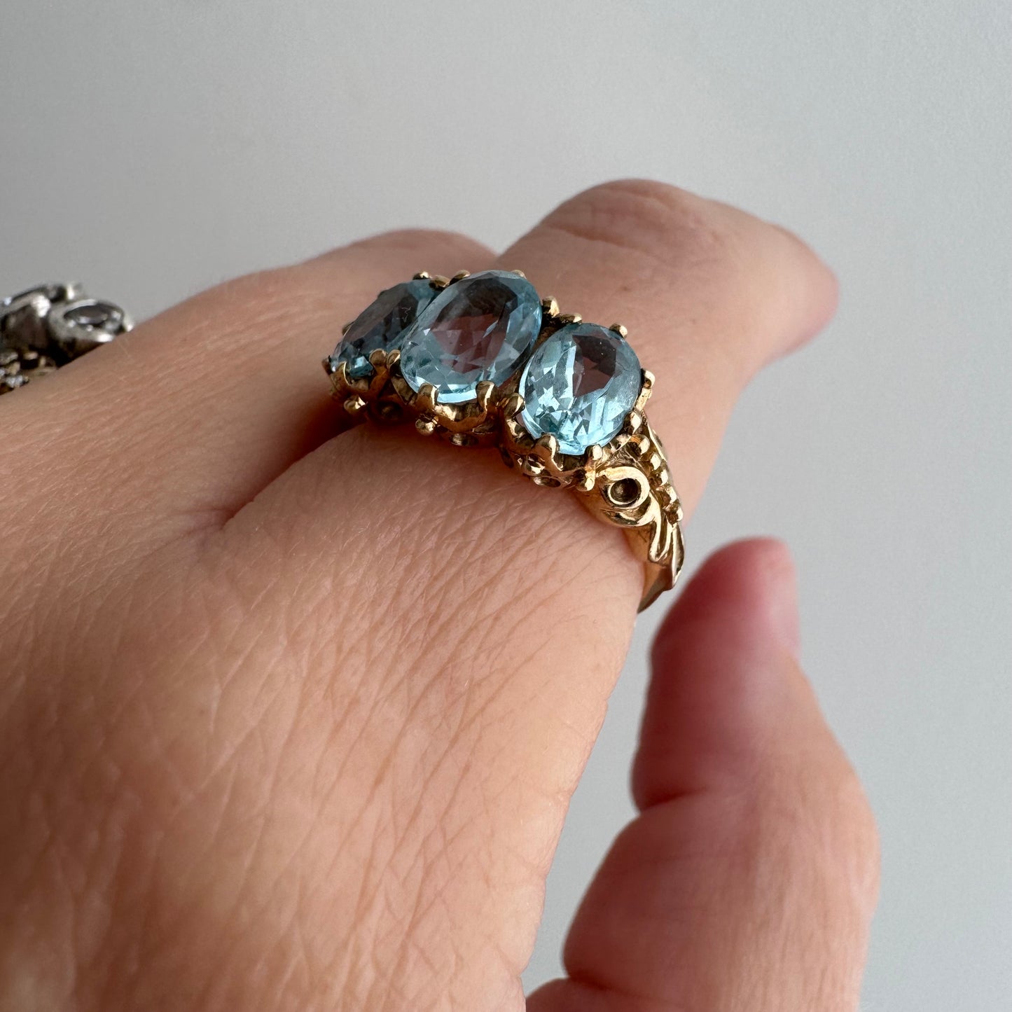V I N T A G E // blue trilogy / 9k and blue spinel whimsical trilogy ring / size 6.75