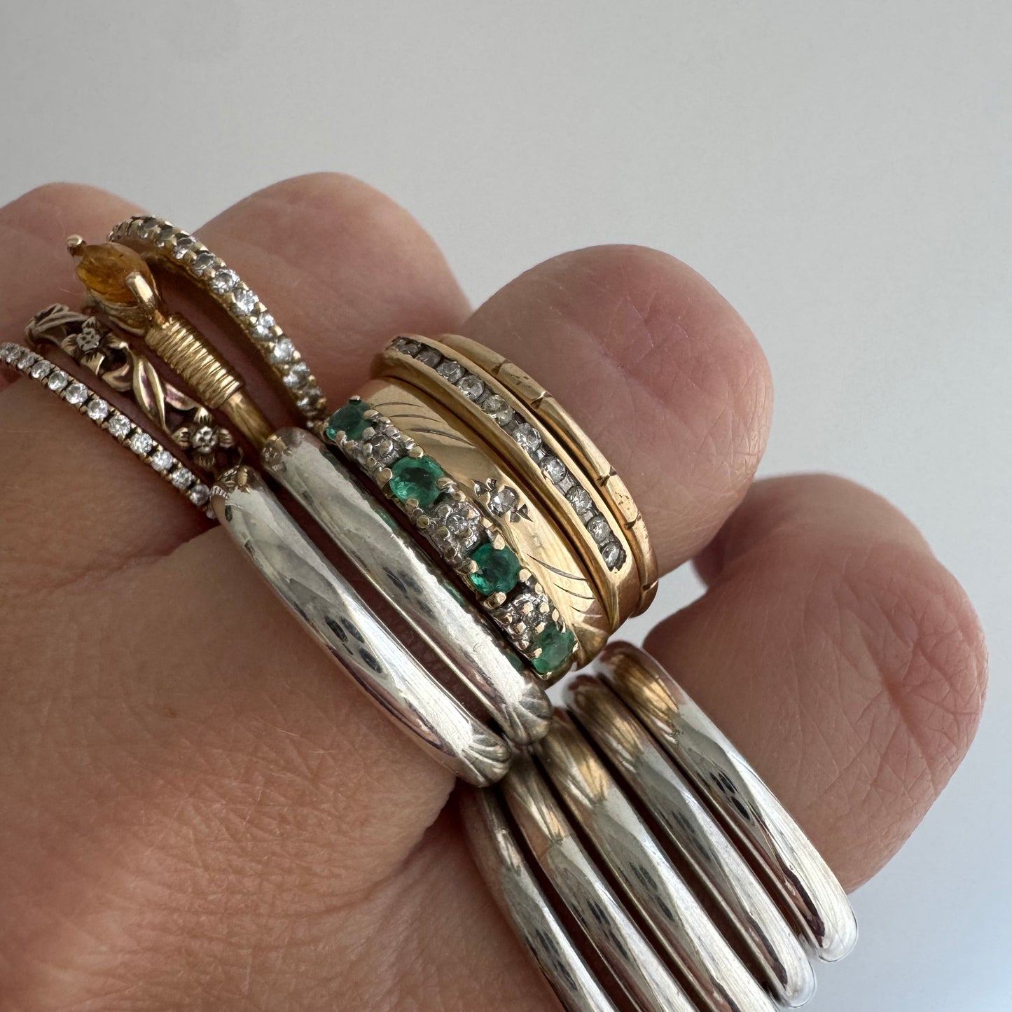 V I N T A G E // blooming pipe cut skinny donut / solid 14k yellow gold floral patterned thin eternity wedding band by JR Wood / size 6.25