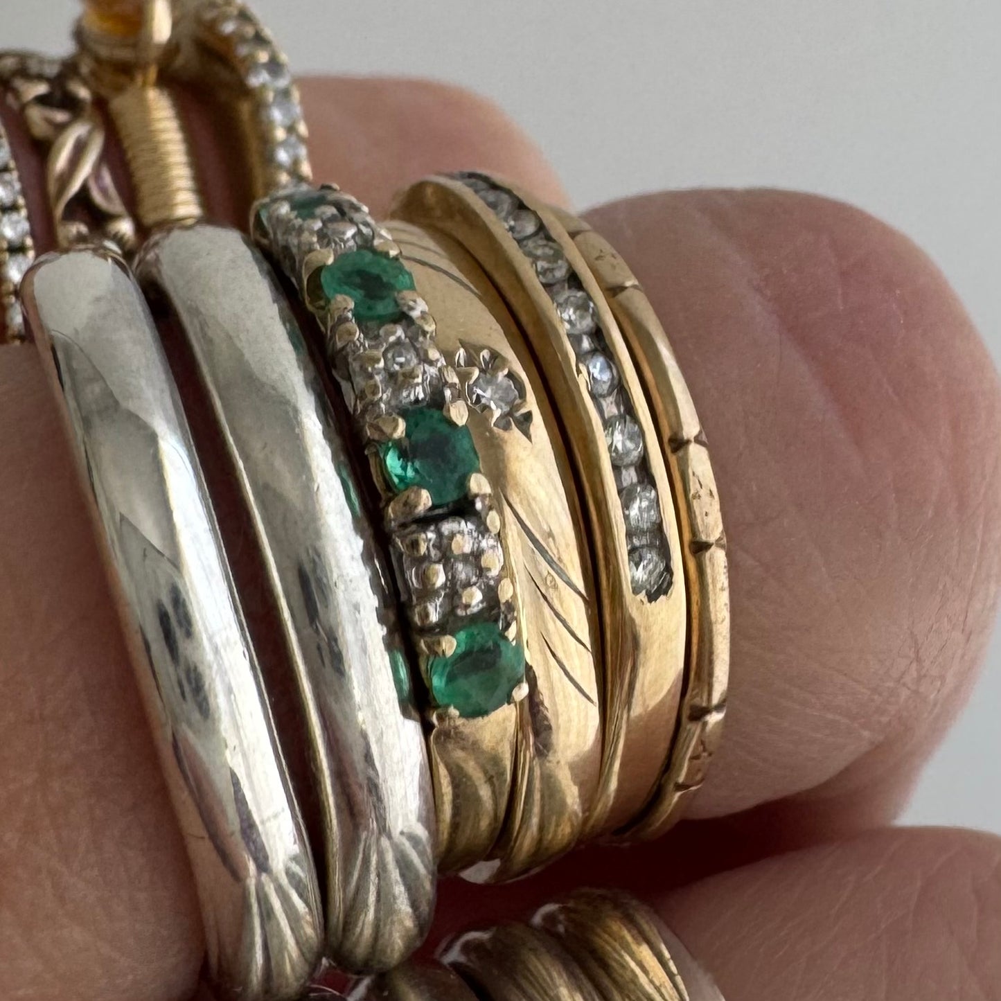 V I N T A G E // blooming pipe cut skinny donut / solid 14k yellow gold floral patterned thin eternity wedding band by JR Wood / size 6.25