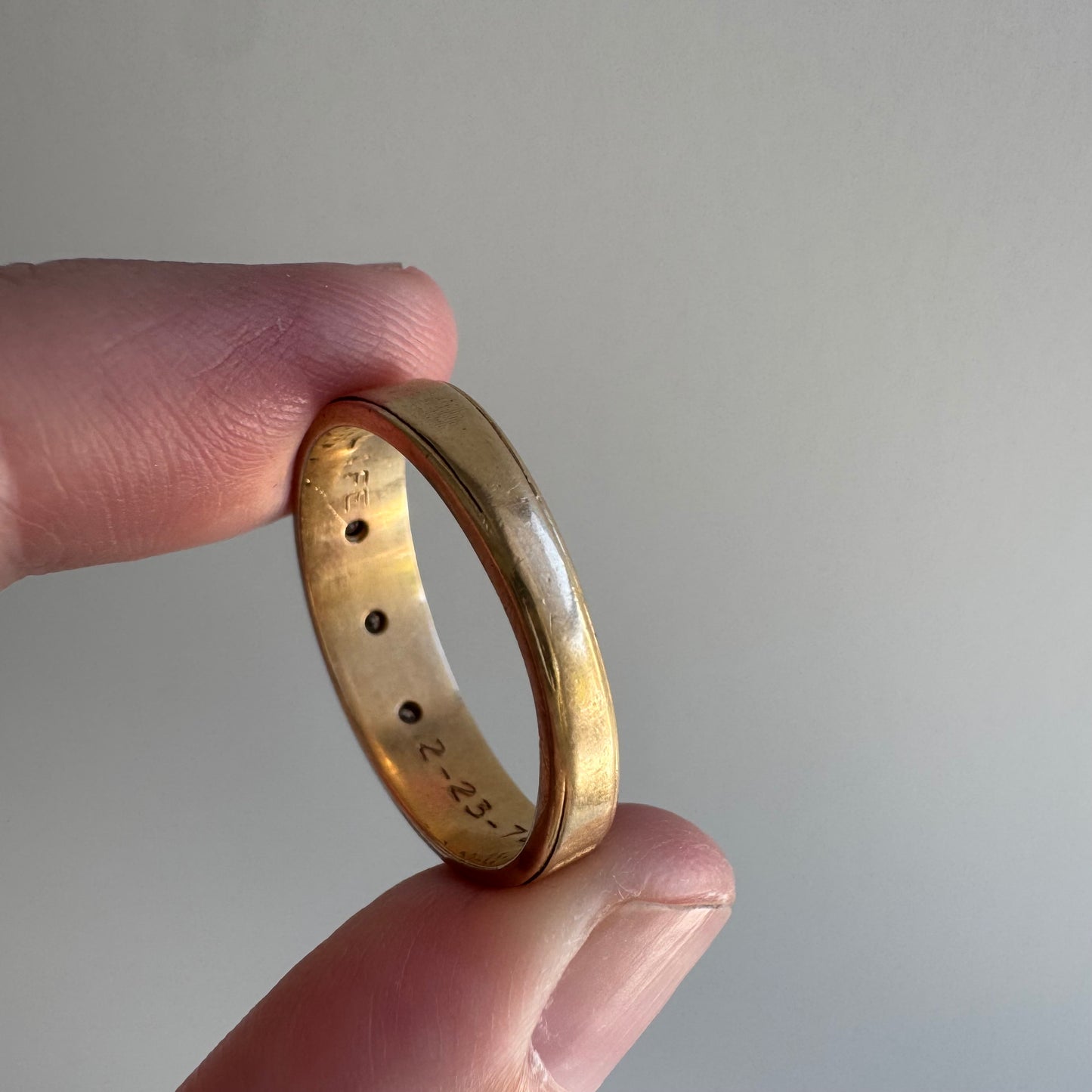 V I N T A G E // subtle stars / 14k and diamond trilogy half eternity tapered wide band / size ~8.75