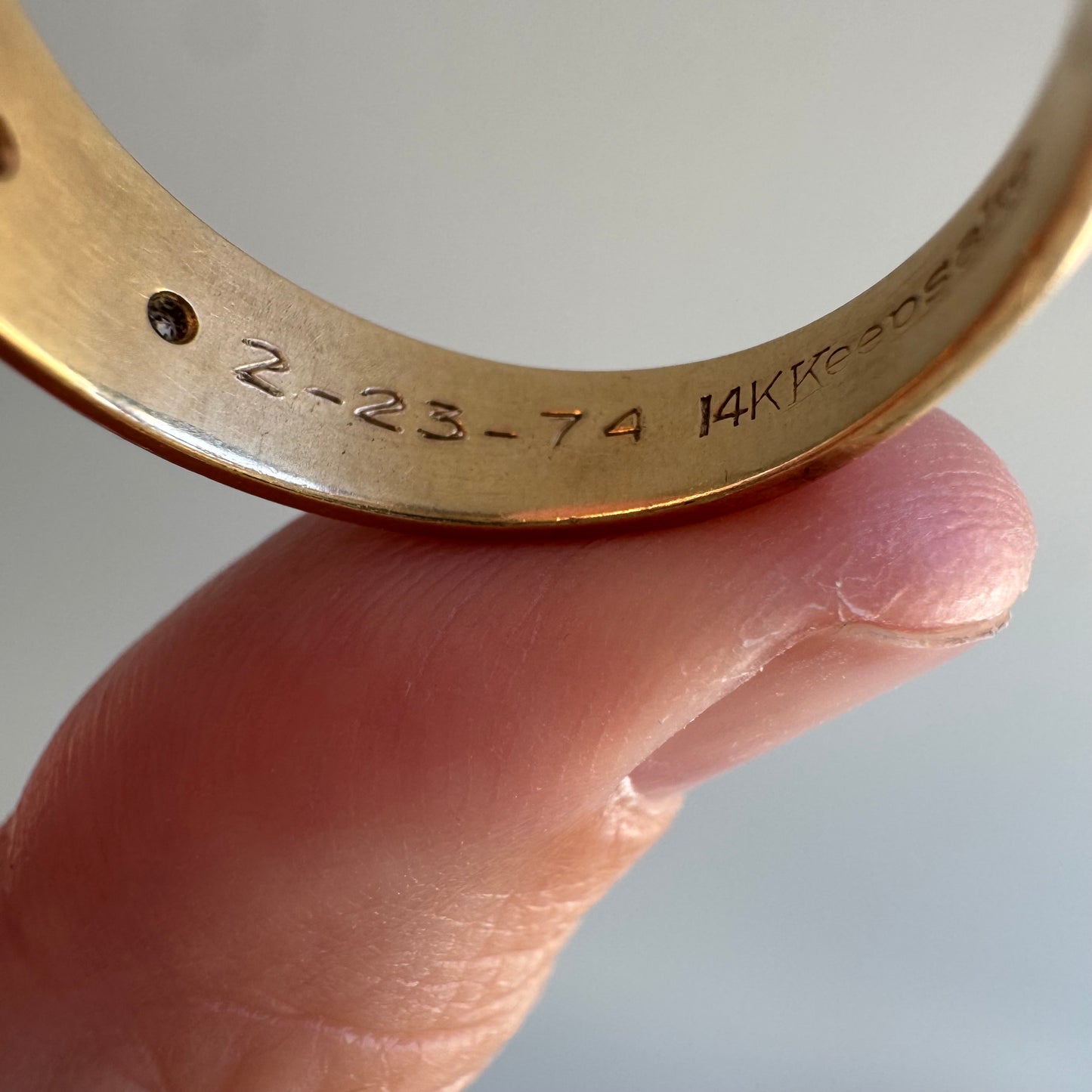 V I N T A G E // subtle stars / 14k and diamond trilogy half eternity tapered wide band / size ~8.75