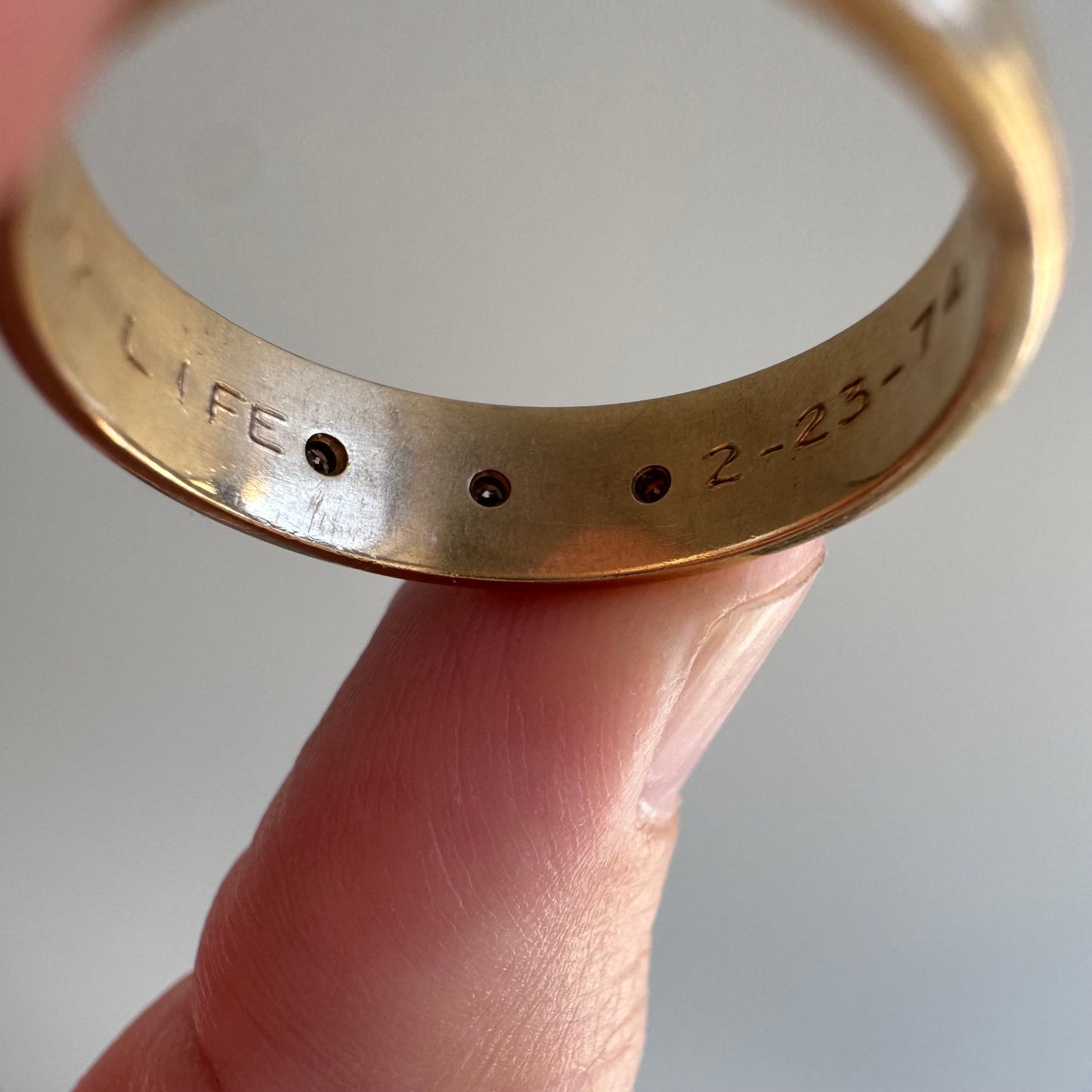 V I N T A G E // subtle stars / 14k and diamond trilogy half eternity tapered wide band / size ~8.75