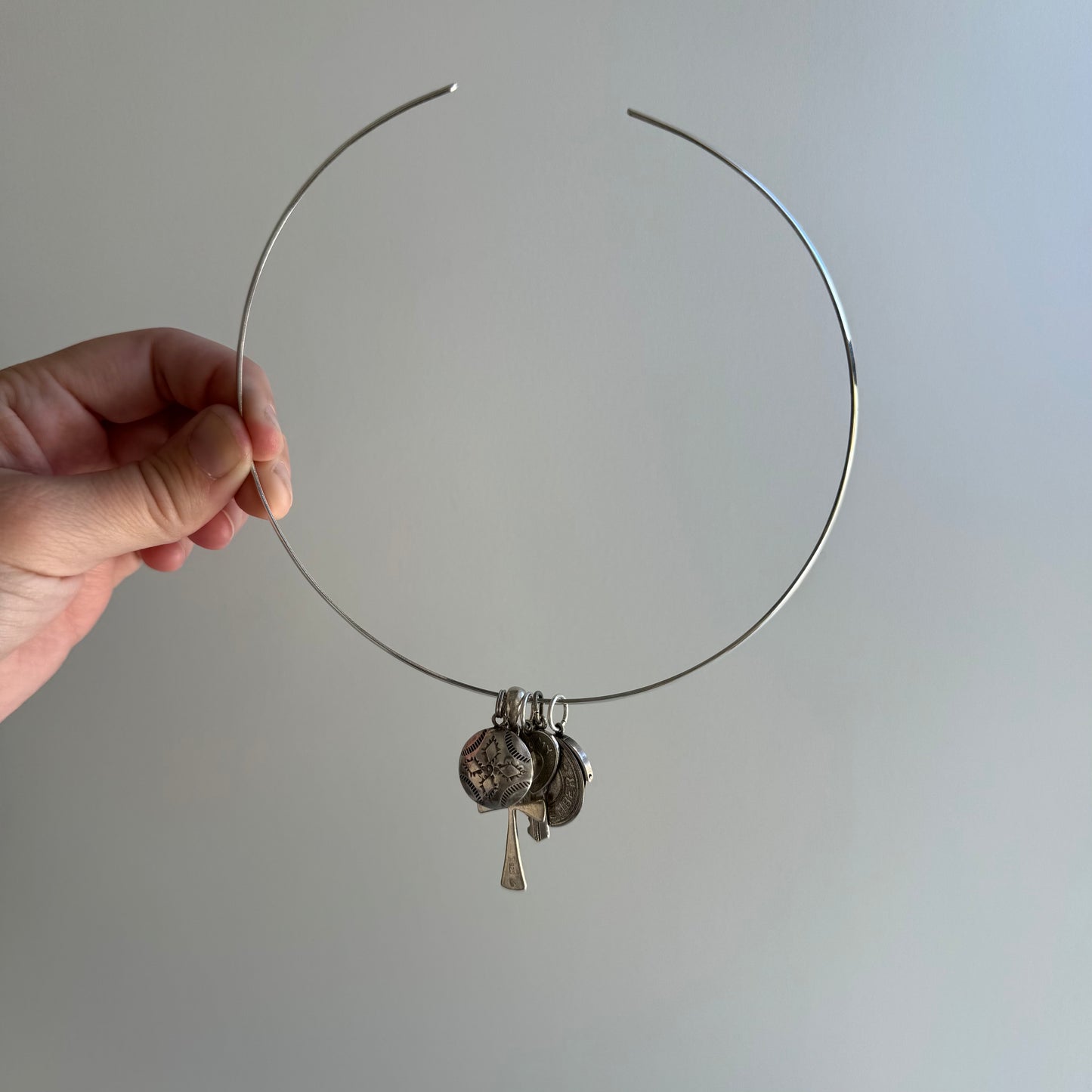 V I N T A G E // open loop / 950 silver flat narrow collar necklace / flexible 14"