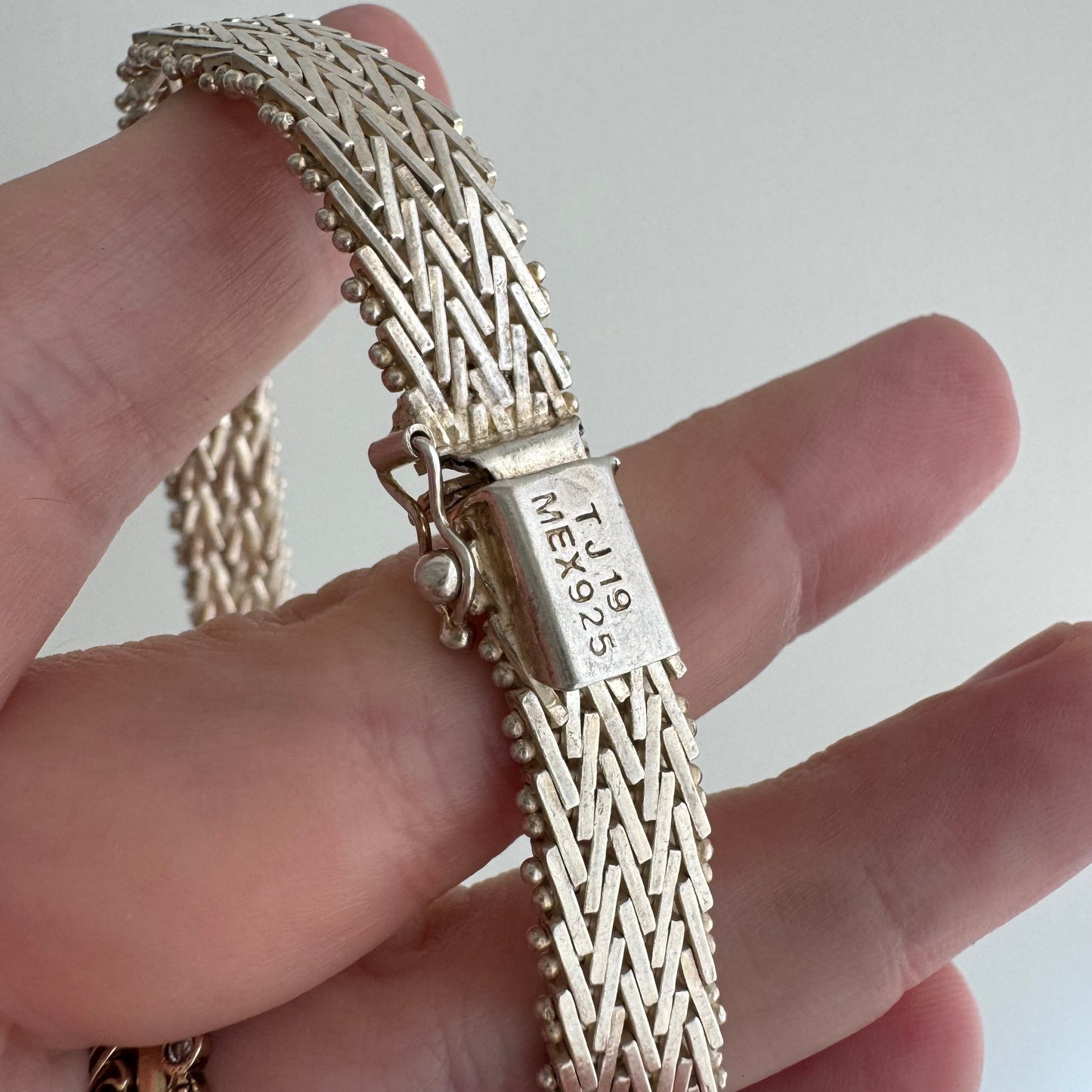 V I N T A G E // weave it together / bright white sterling silver flat woven necklace / 17", 56.8g