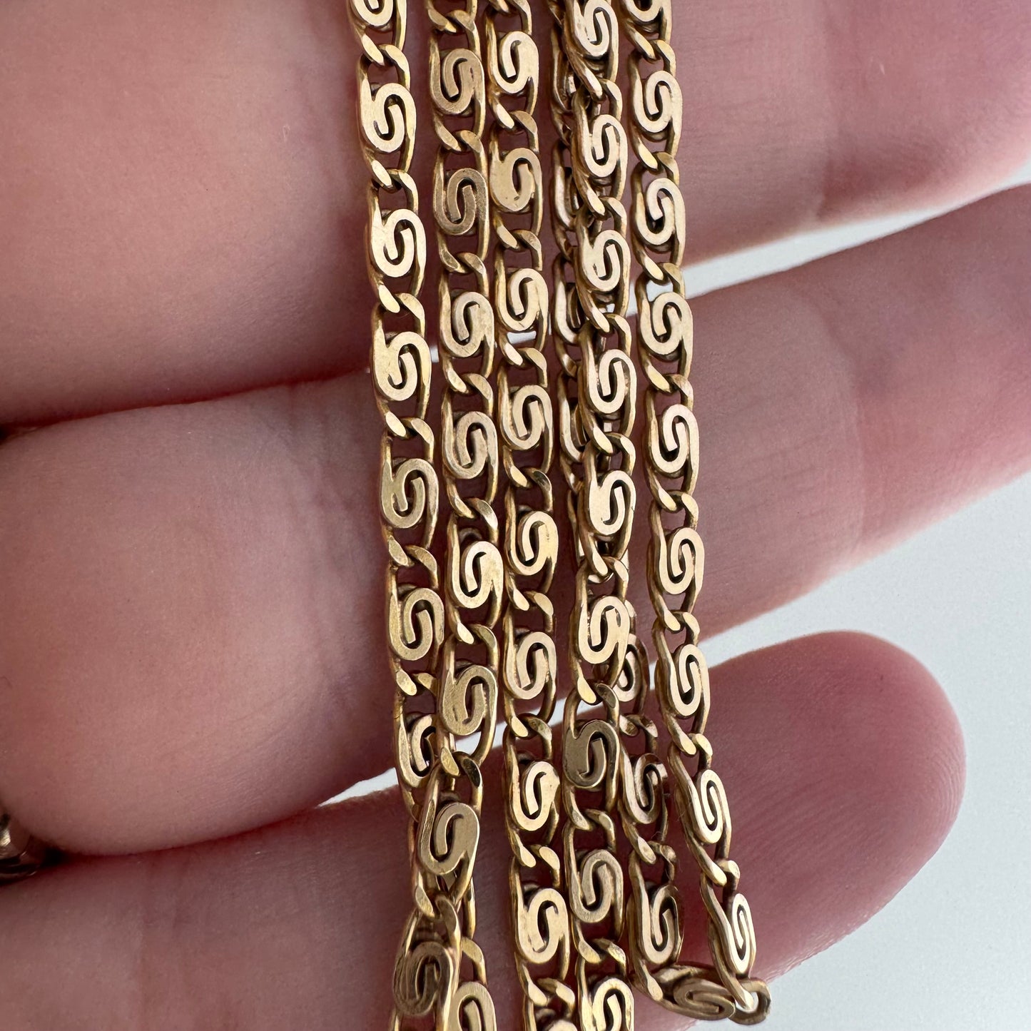 V I N T A G E // spiraling / 14k yellow gold spiral chain and charm holder / 18.25", 7g