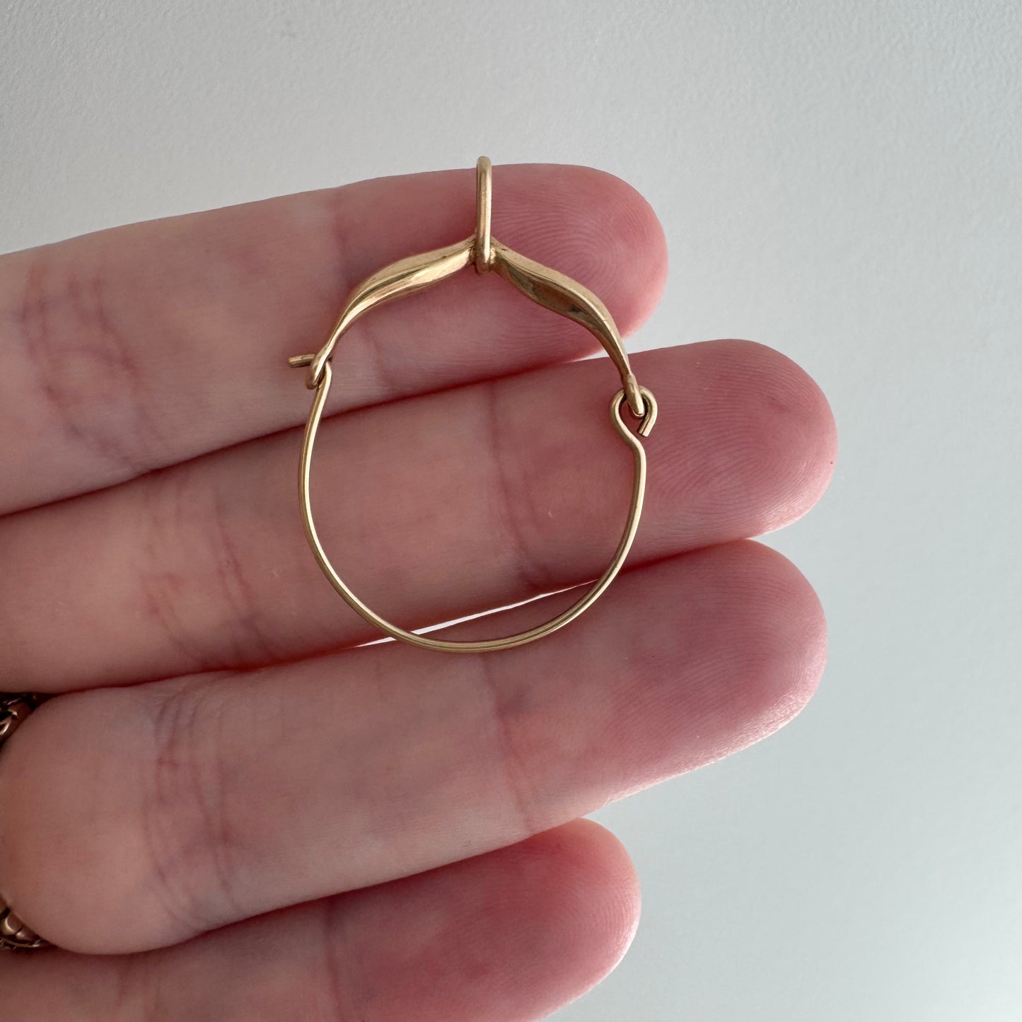 V I N T A G E // spiraling / 14k yellow gold spiral chain and charm holder / 18.25", 7g