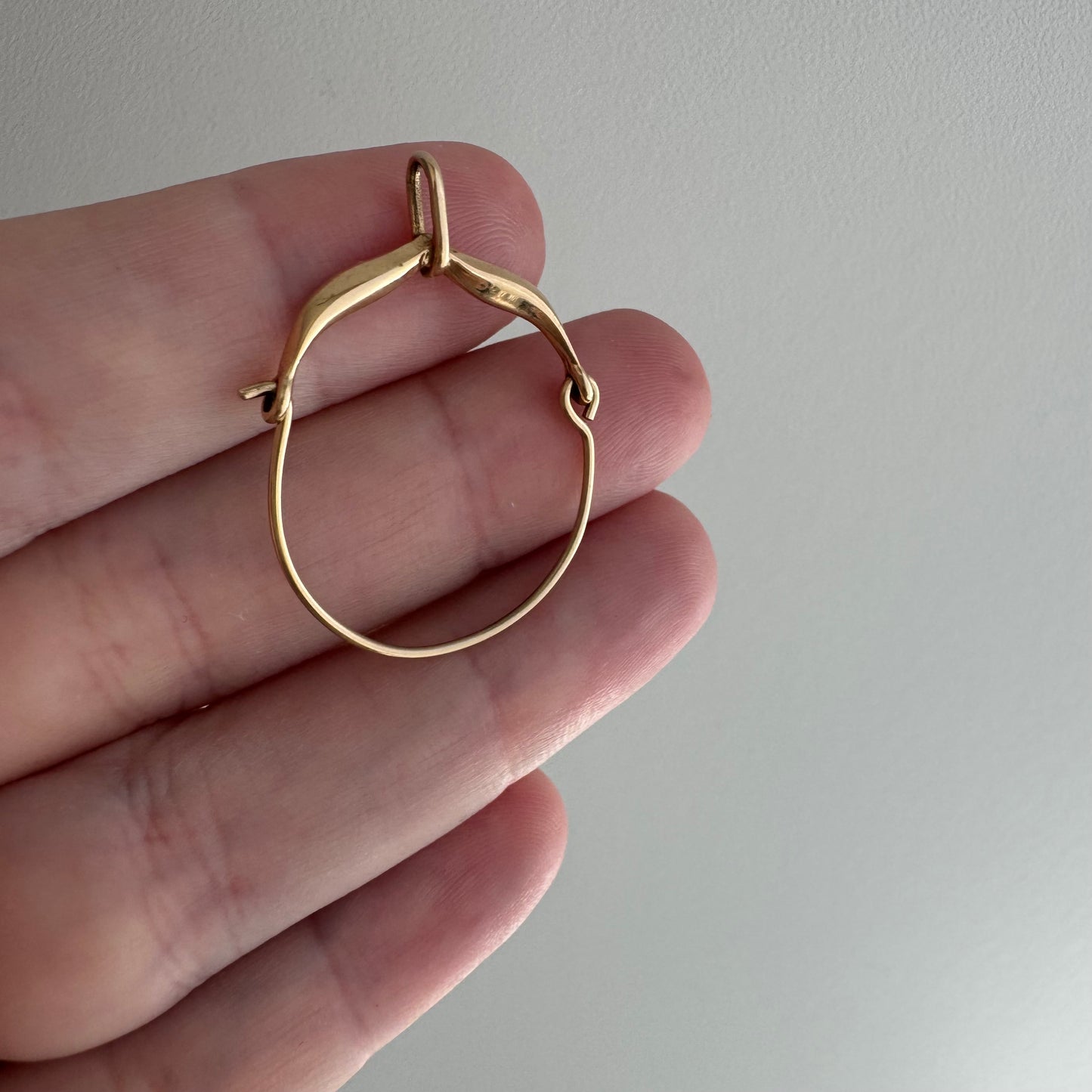 V I N T A G E // spiraling / 14k yellow gold spiral chain and charm holder / 18.25", 7g