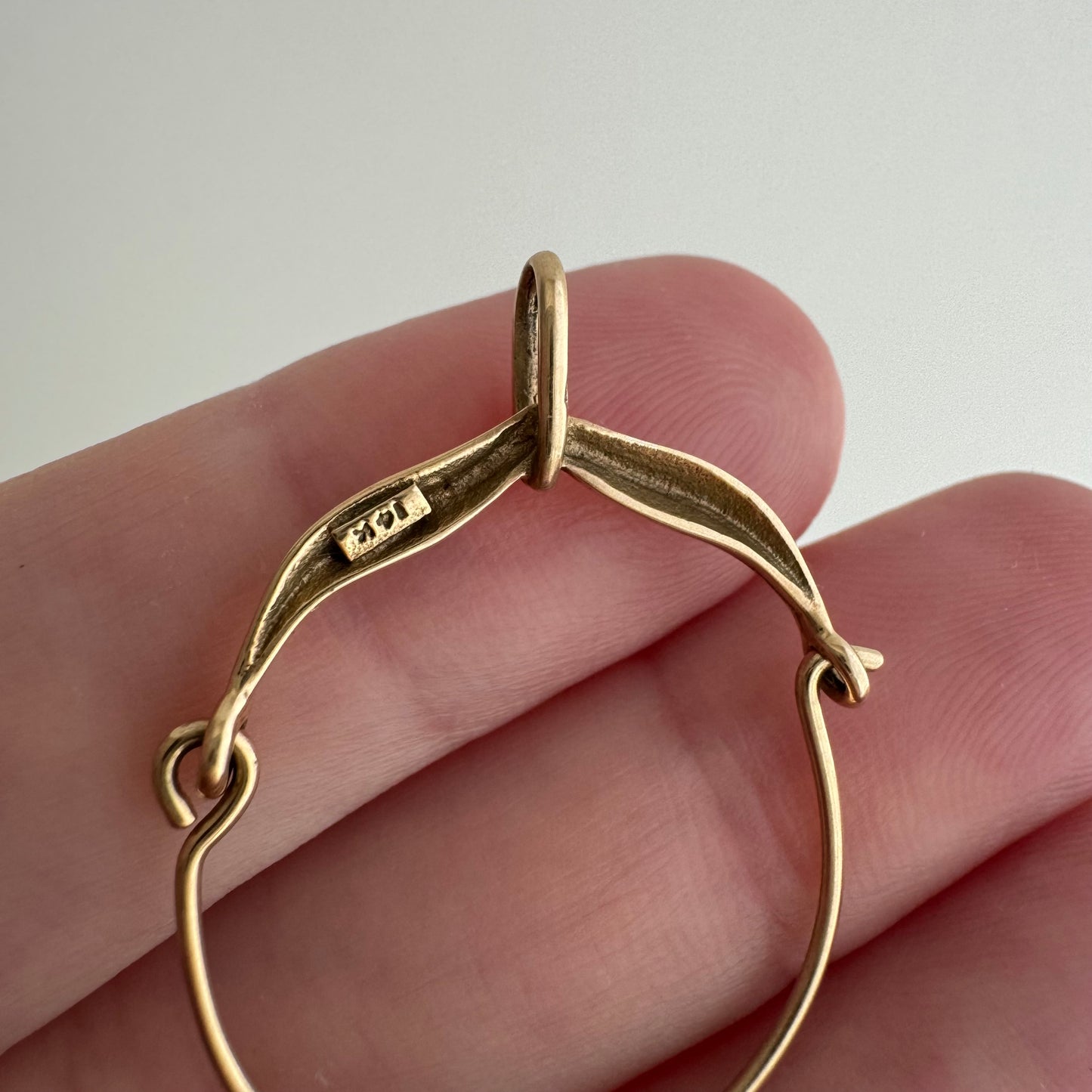 V I N T A G E // spiraling / 14k yellow gold spiral chain and charm holder / 18.25", 7g