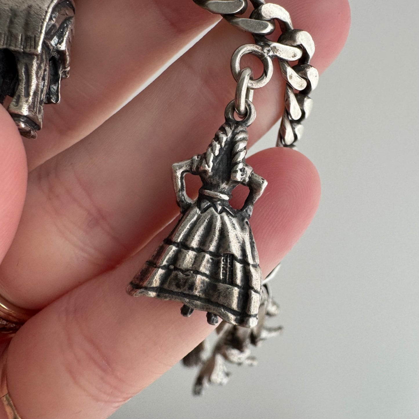 V I N T A G E // many milagros / sterling silver older Mexican charm bracelet / 6.5", 52.3g