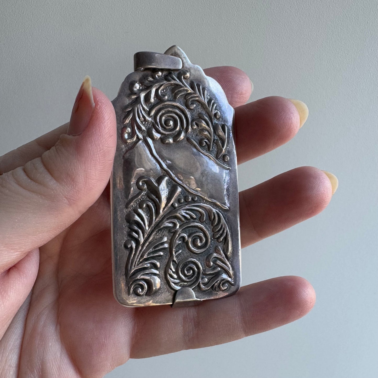 V I N T A G E // make a date / sterling silver and paper calendar / a pendant