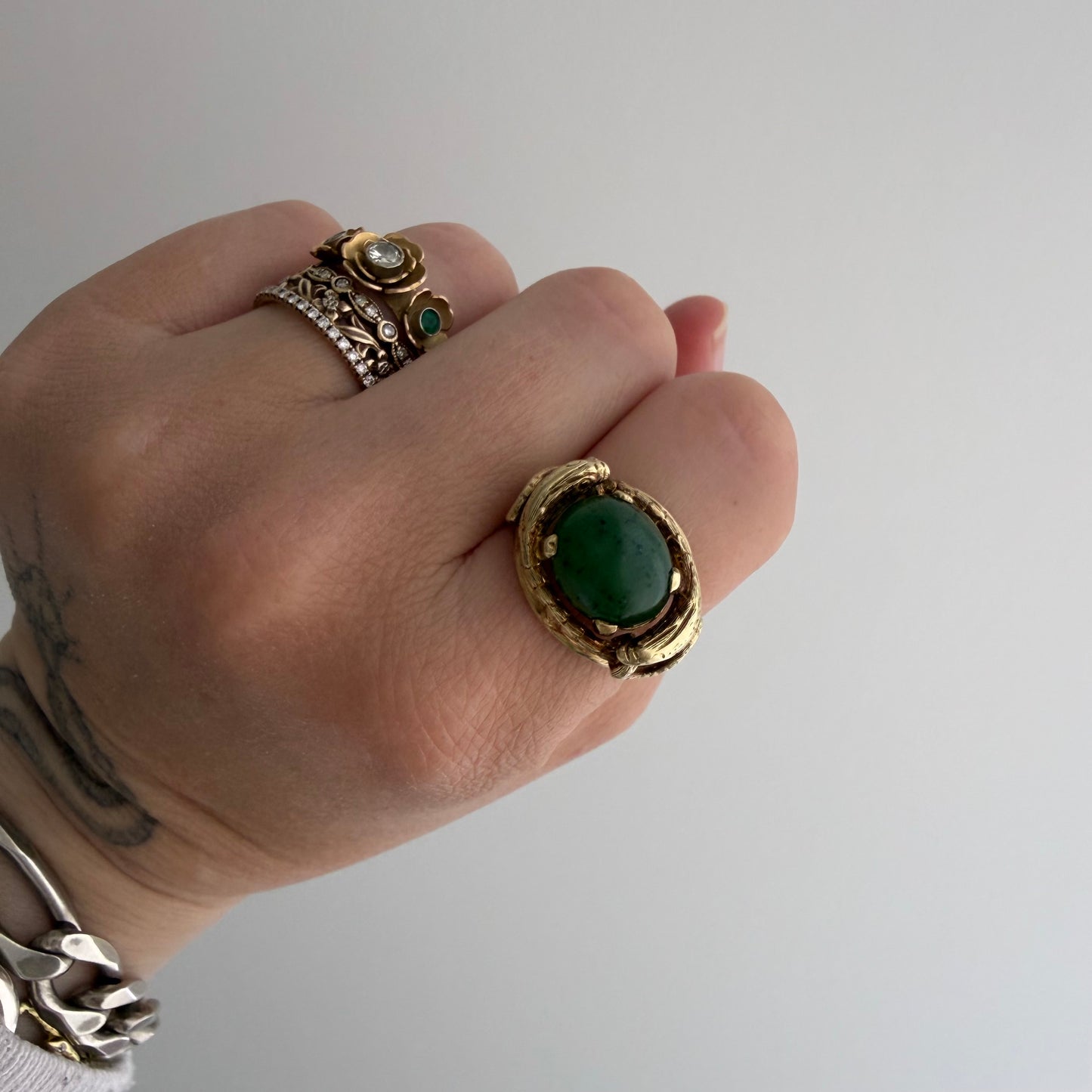 V I N T A G E // snake play / 10k + jade double snake statement ring / size 6
