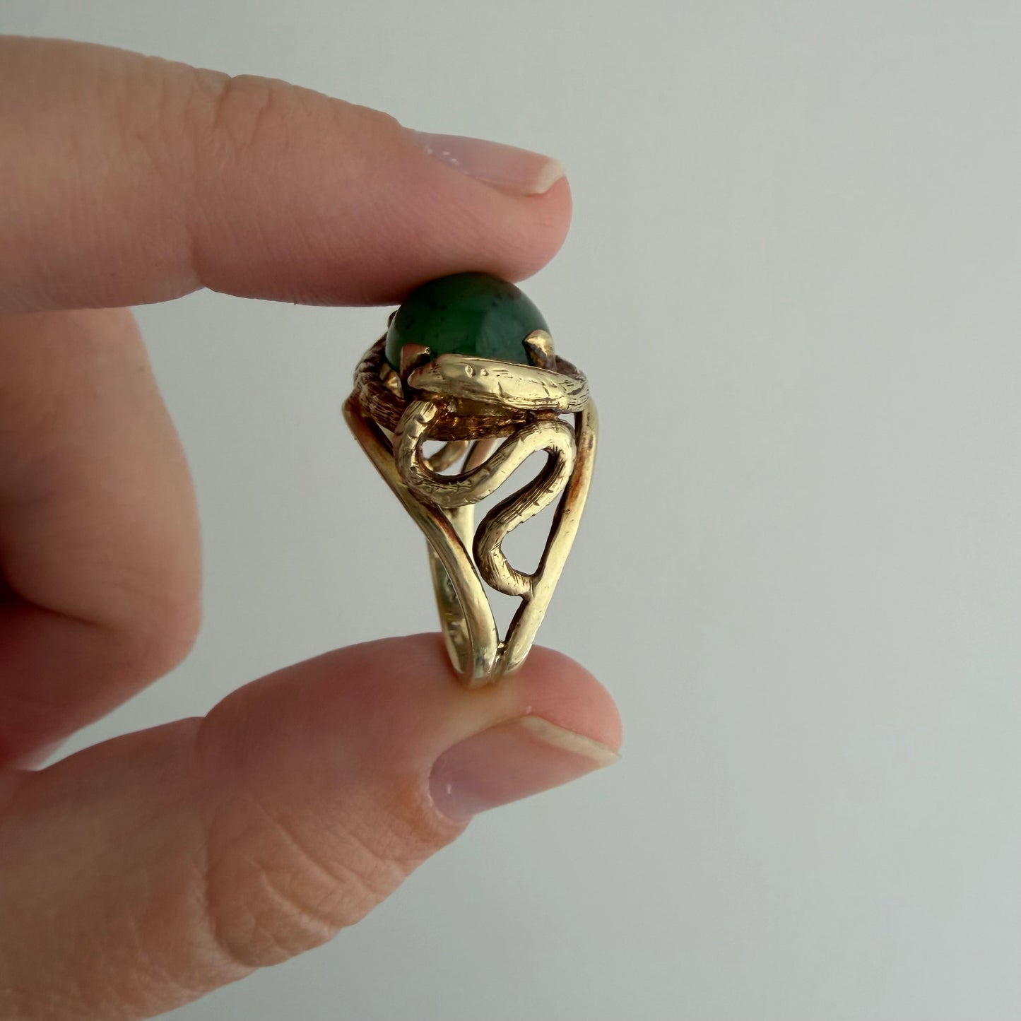 V I N T A G E // snake play / 10k + jade double snake statement ring / size 6