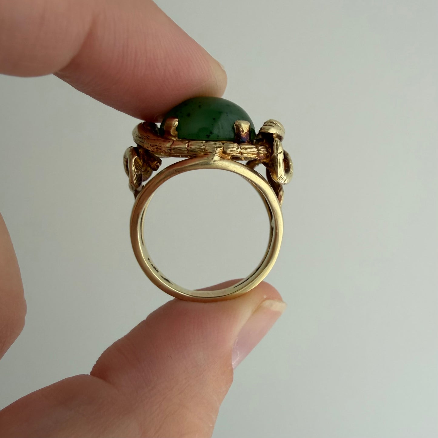 V I N T A G E // snake play / 10k + jade double snake statement ring / size 6