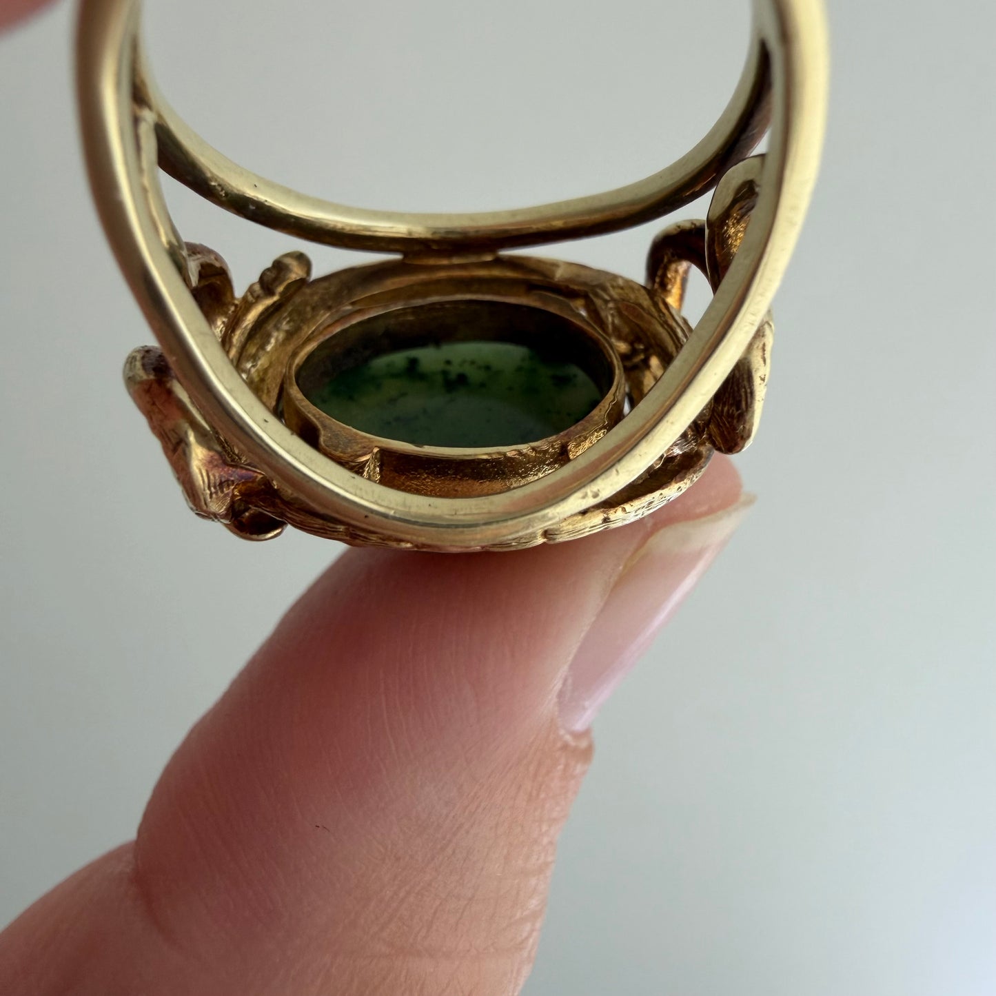V I N T A G E // snake play / 10k + jade double snake statement ring / size 6